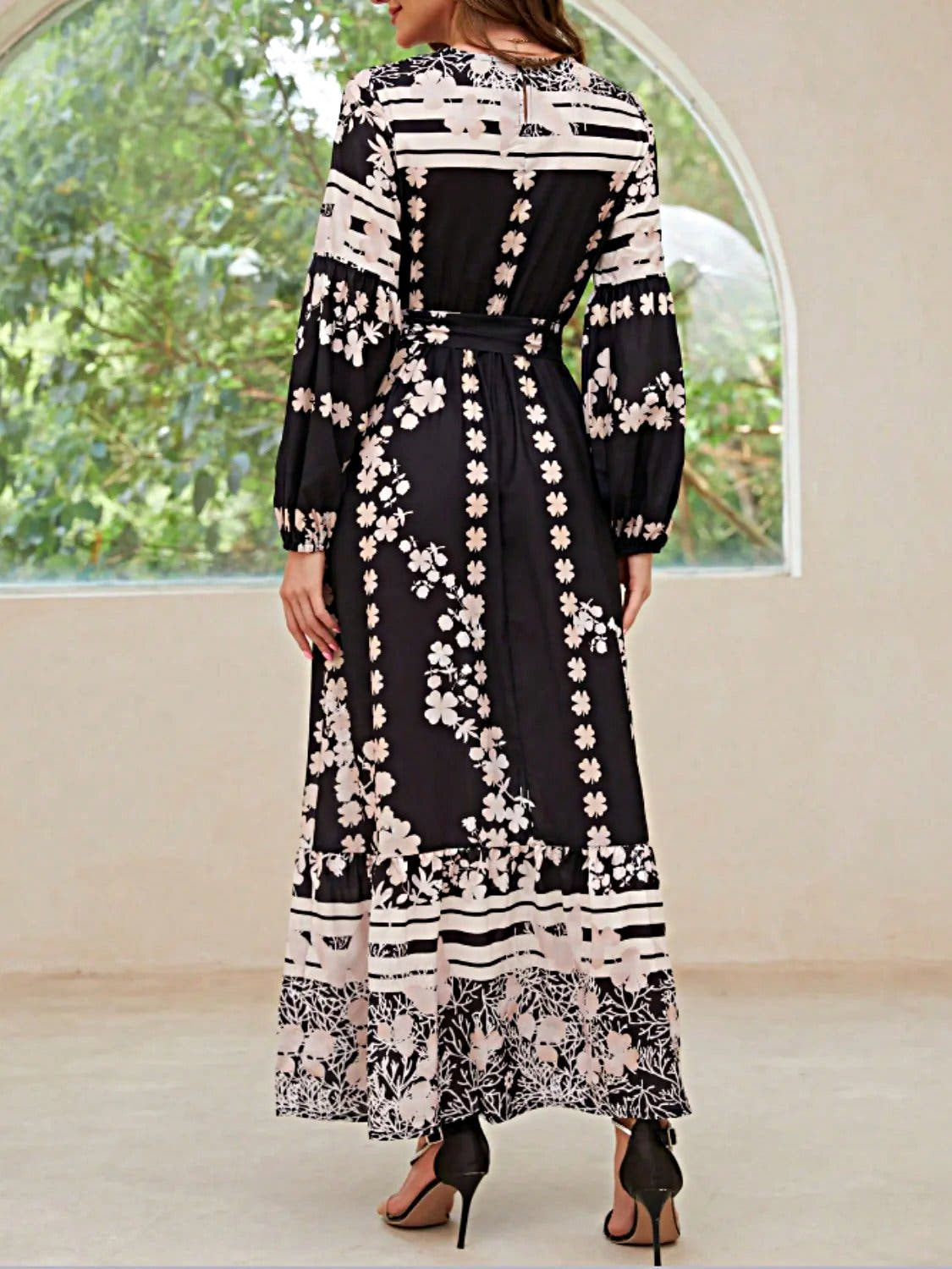 Elegant Printed Long Sleeve Maxi Dress with Pockets and Tied Detail Trendsi