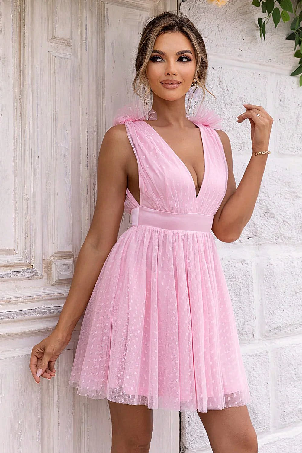 Elegant Open Back Sleeveless Mesh Dress with Lace Detail and Lined Body - 100% Polyester Trendsi
