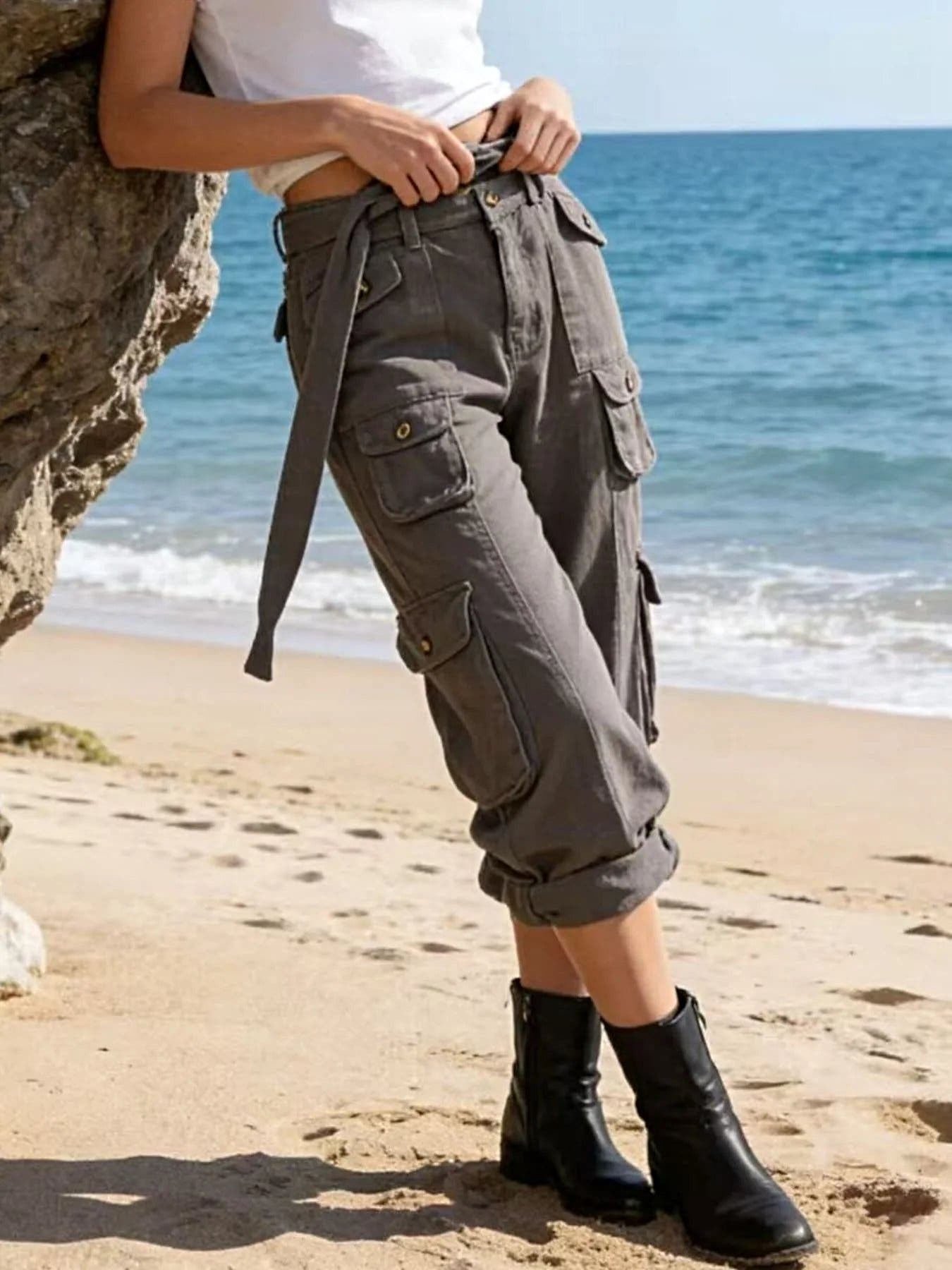 Wide Leg Cargo Jeans -