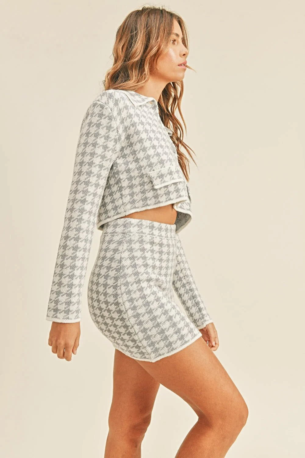 Chic Houndstooth Mini Skirt Set with Cropped Cardigan and Button Design Trendsi