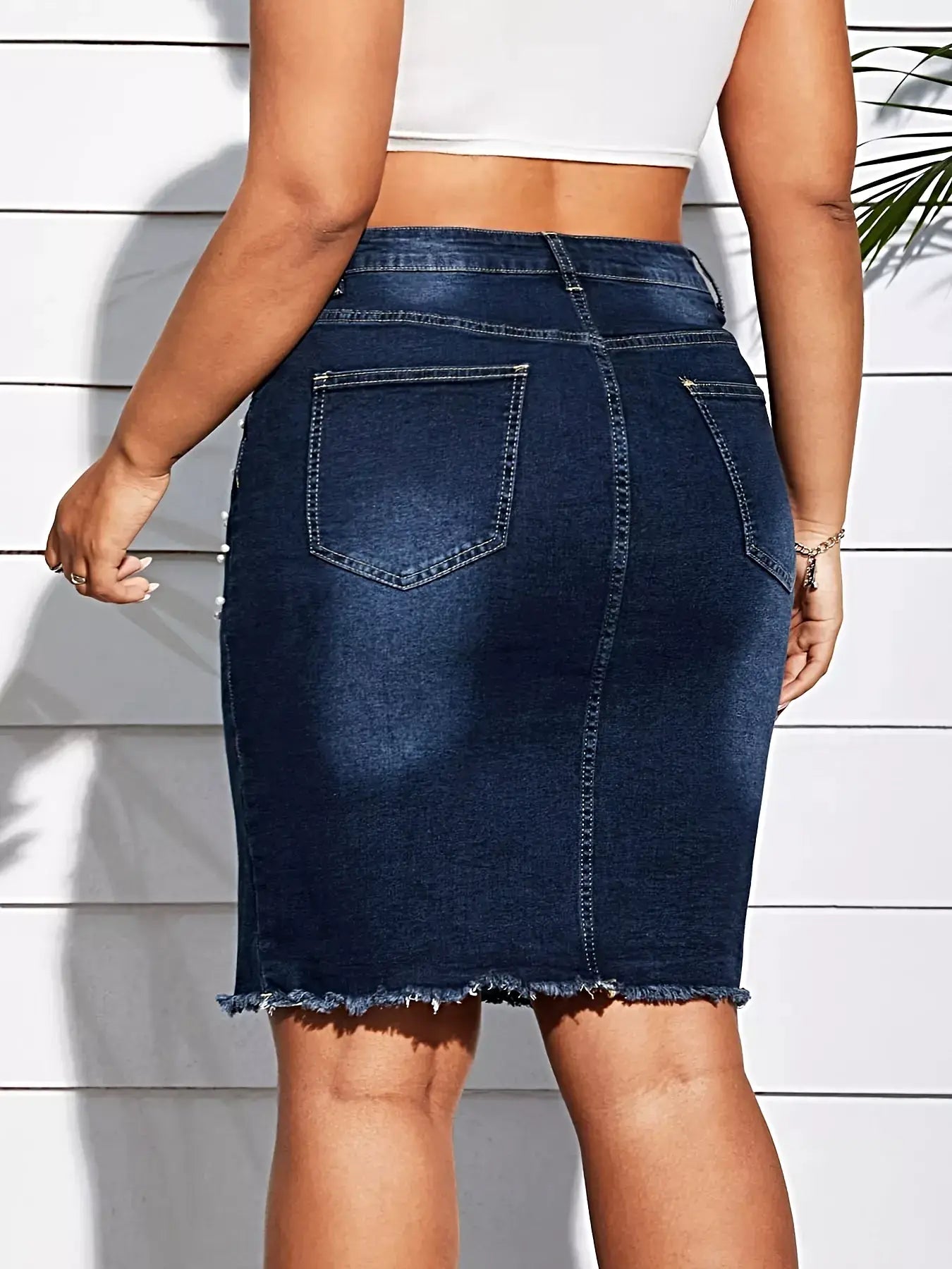 Plus Size Pearl Embellished Frayed Hem Denim Skirt -