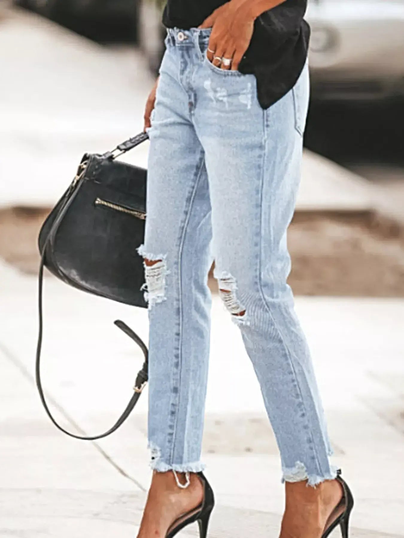 Distressed Wash Ankle Jeans -