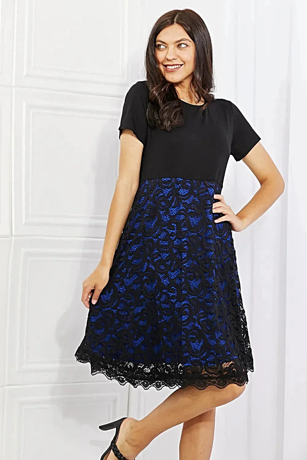 Elegant Yelete 2-Tone Lace Midi Dress with Short Sleeves and A-Line Hem -