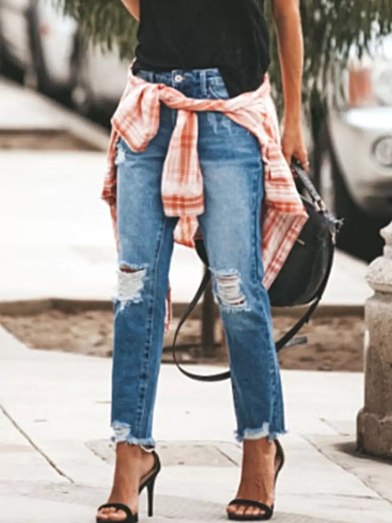 Distressed Wash Ankle Jeans -