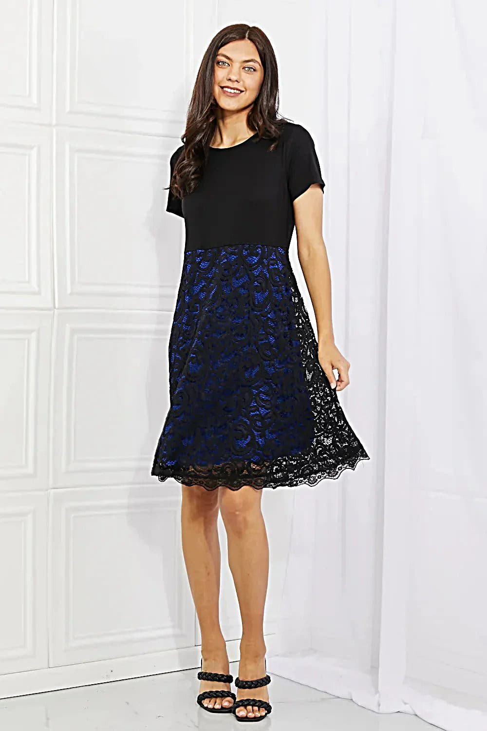 Elegant Yelete 2-Tone Lace Midi Dress with Short Sleeves and A-Line Hem -