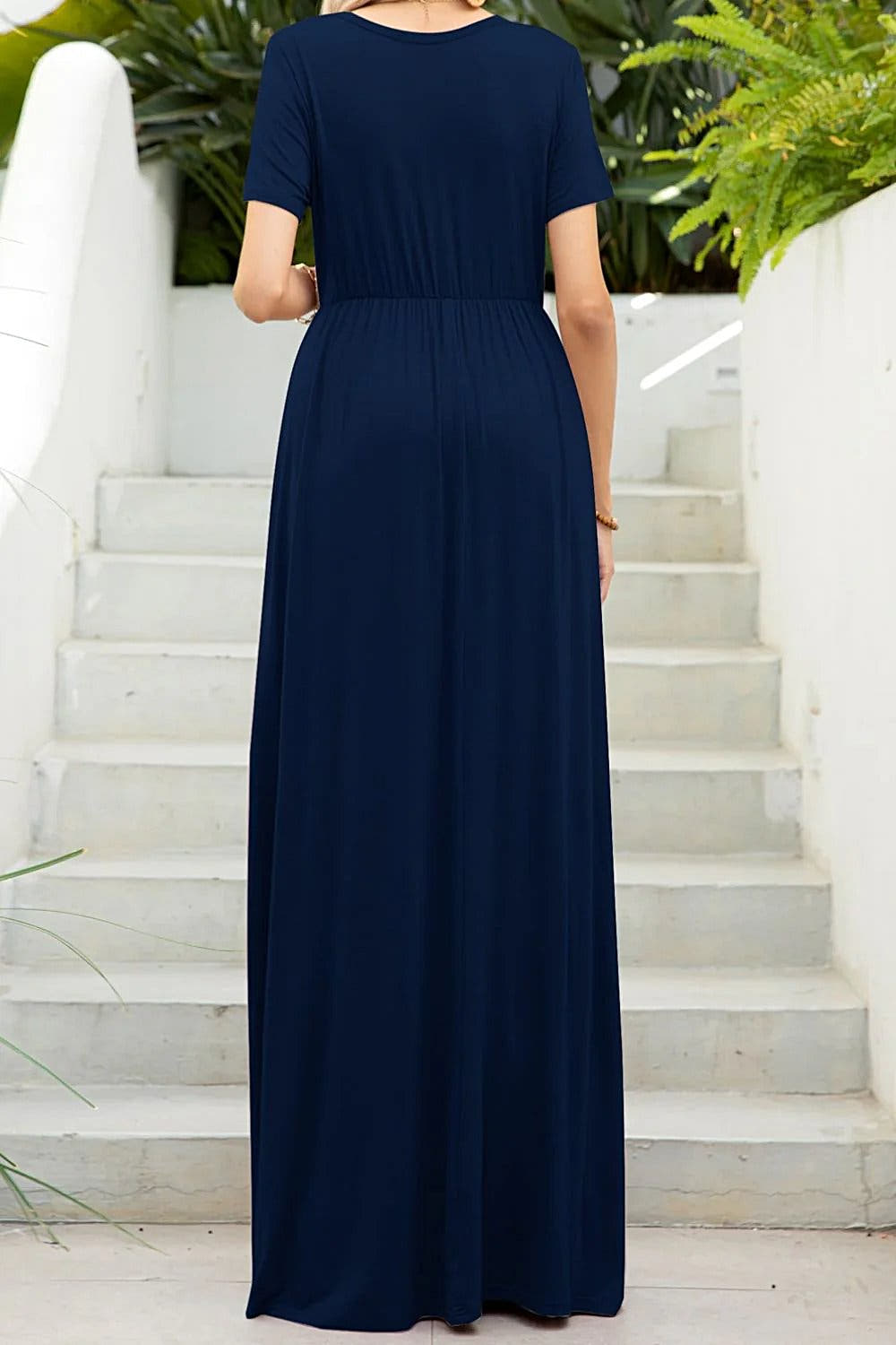 Luxury Round Neck Maxi Dress with Pockets, Highly Stretchy Casual Dress in Solid Colors Trendsi