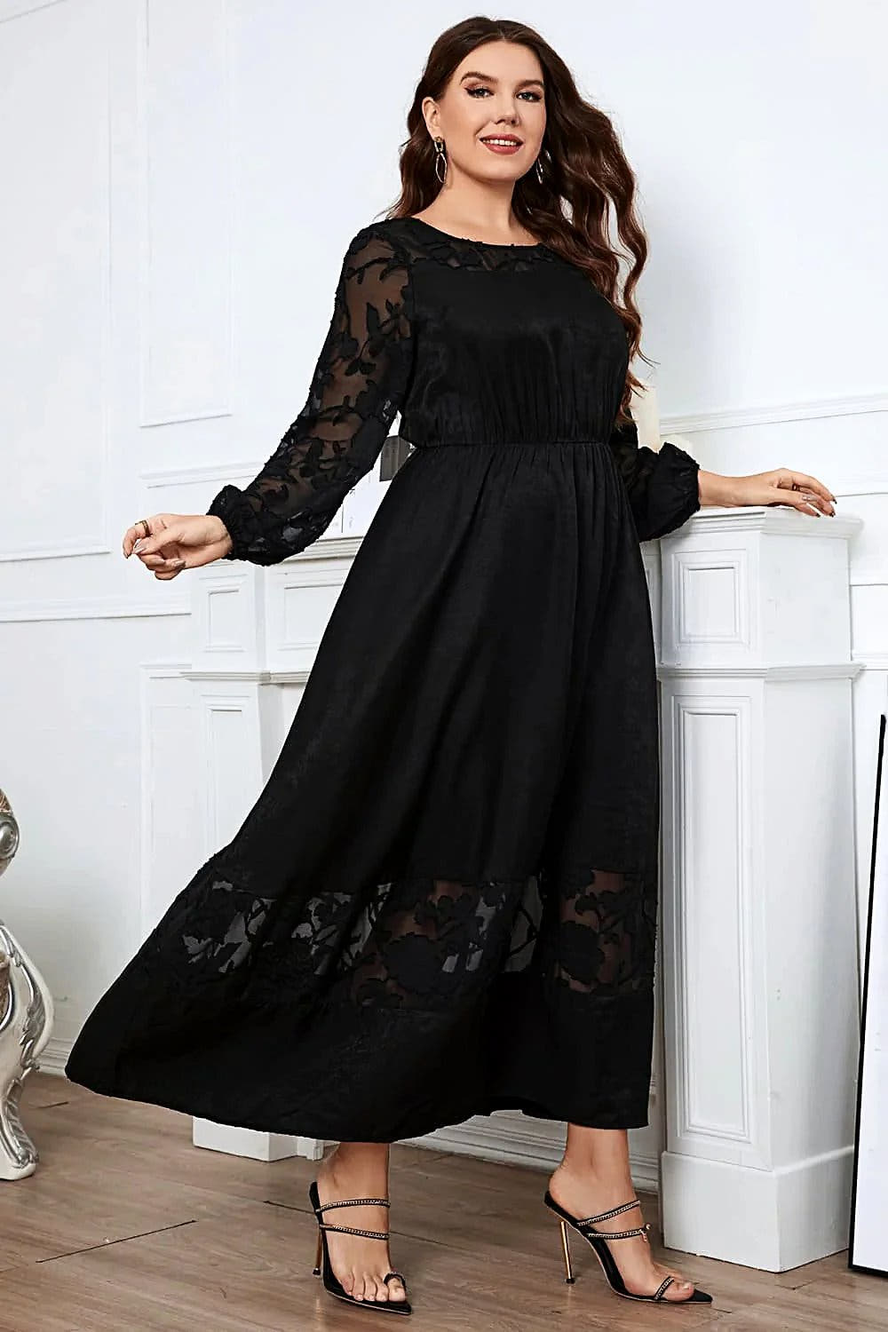 Honey Melo Plus Size Maxi Dress with Embroidery, Round Neck, Long Sleeve Casual Style Trendsi