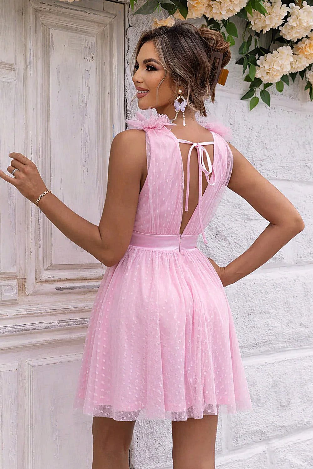 Elegant Open Back Sleeveless Mesh Dress with Lace Detail and Lined Body - 100% Polyester Trendsi