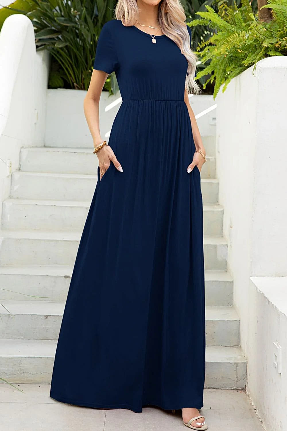 Luxury Round Neck Maxi Dress with Pockets, Highly Stretchy Casual Dress in Solid Colors Trendsi