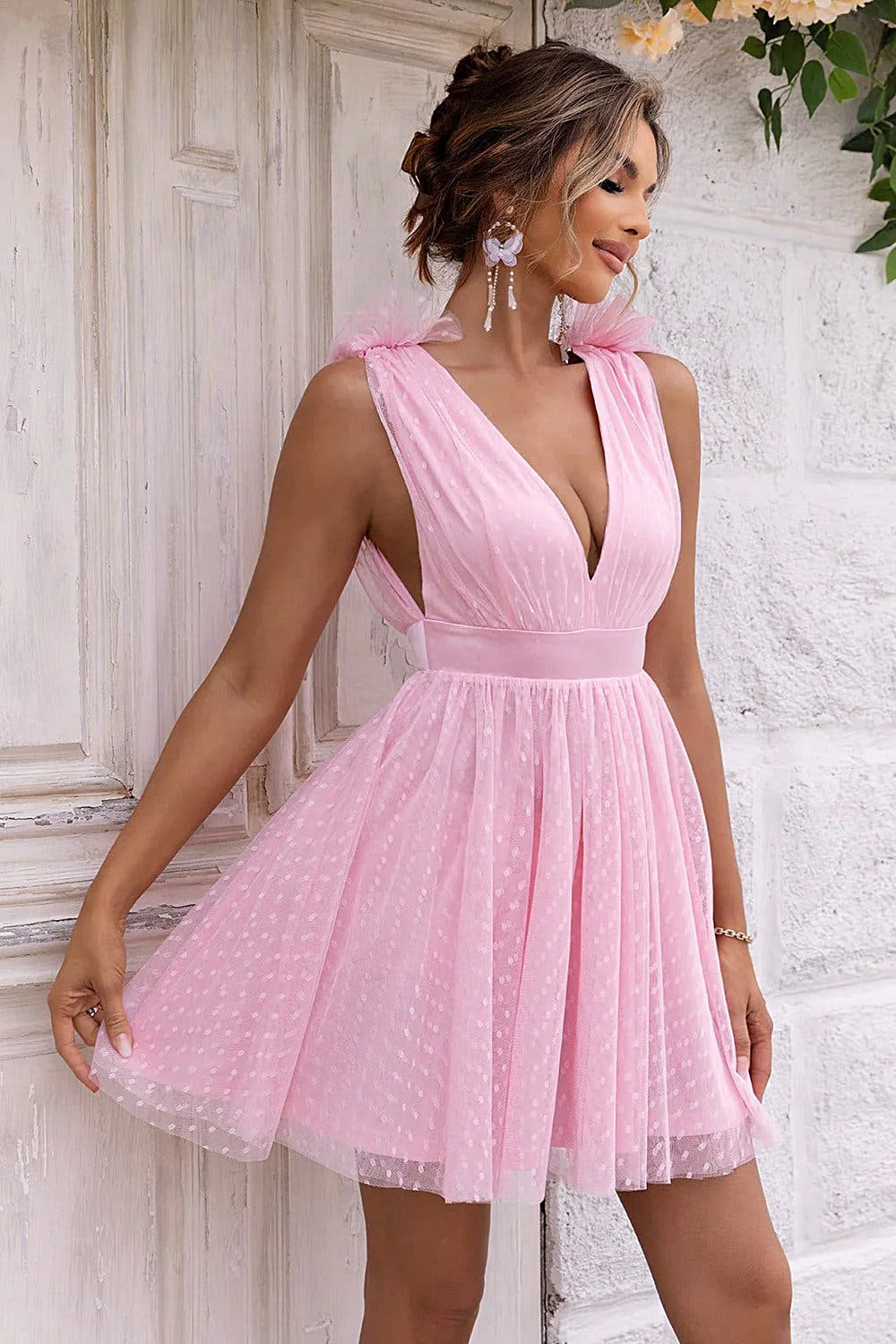 Elegant Open Back Sleeveless Mesh Dress with Lace Detail and Lined Body - 100% Polyester Trendsi