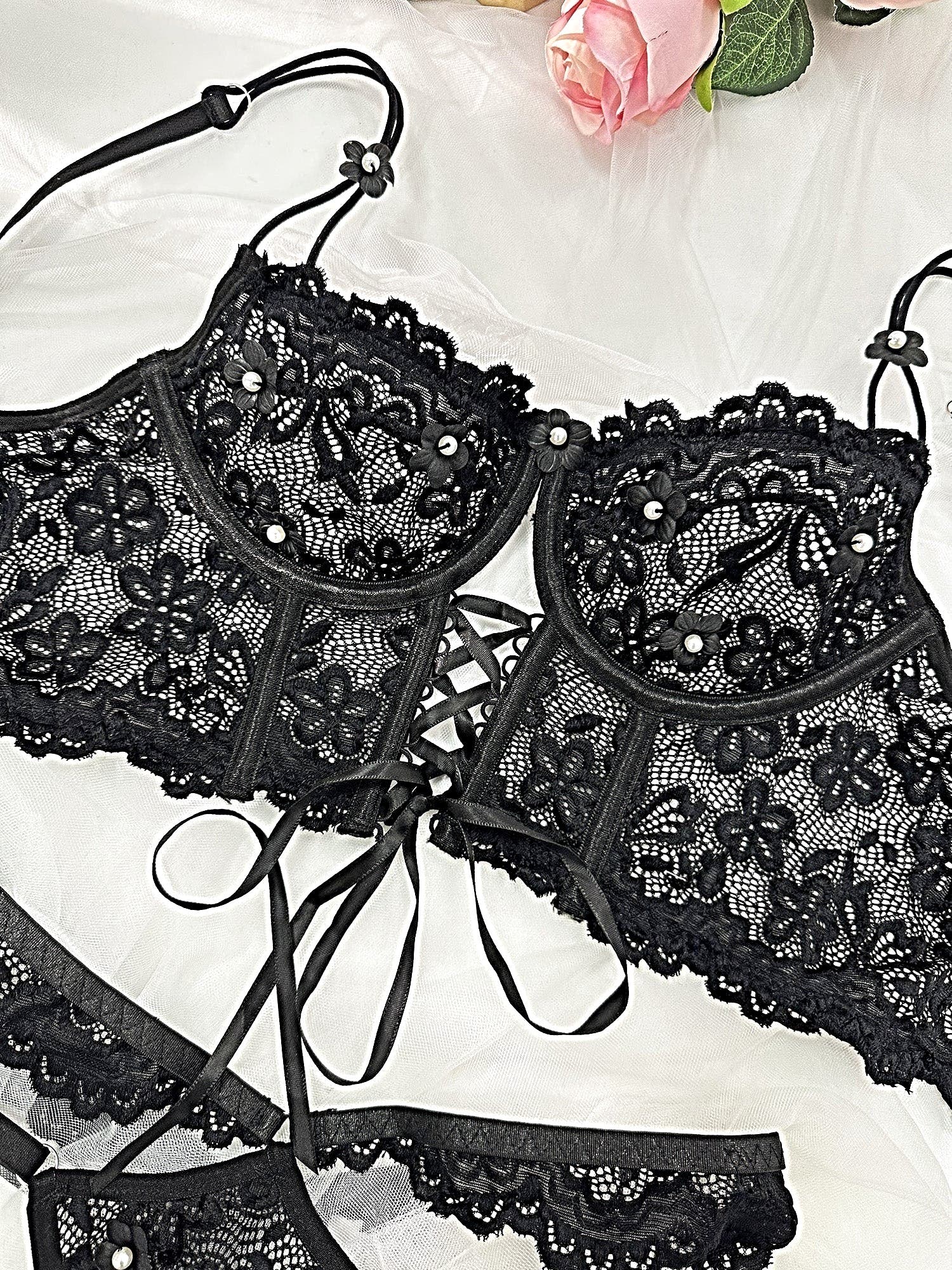Black Pearls Small Flower Lace Lingerie Set - 2 pcs set