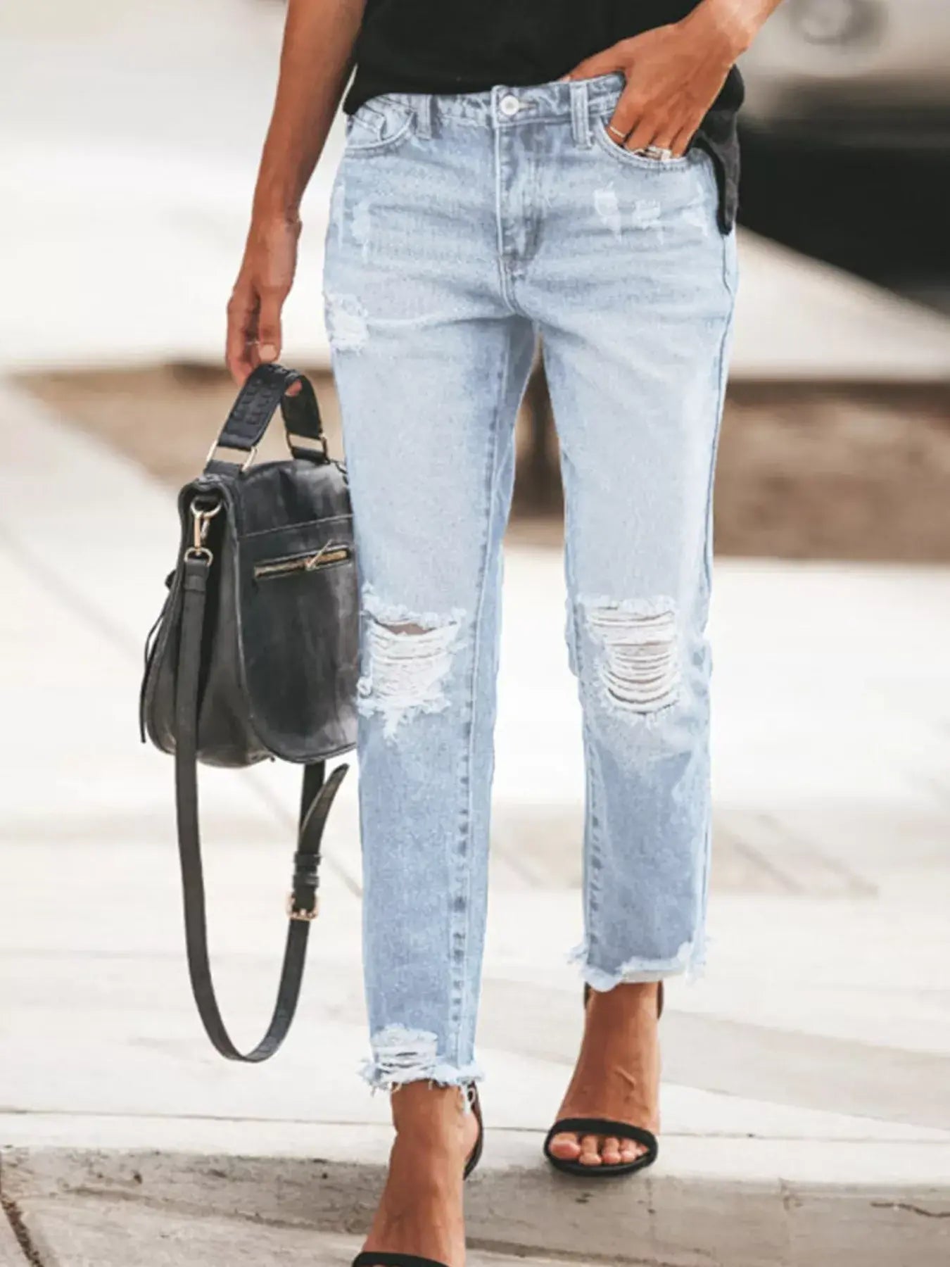 Distressed Wash Ankle Jeans -