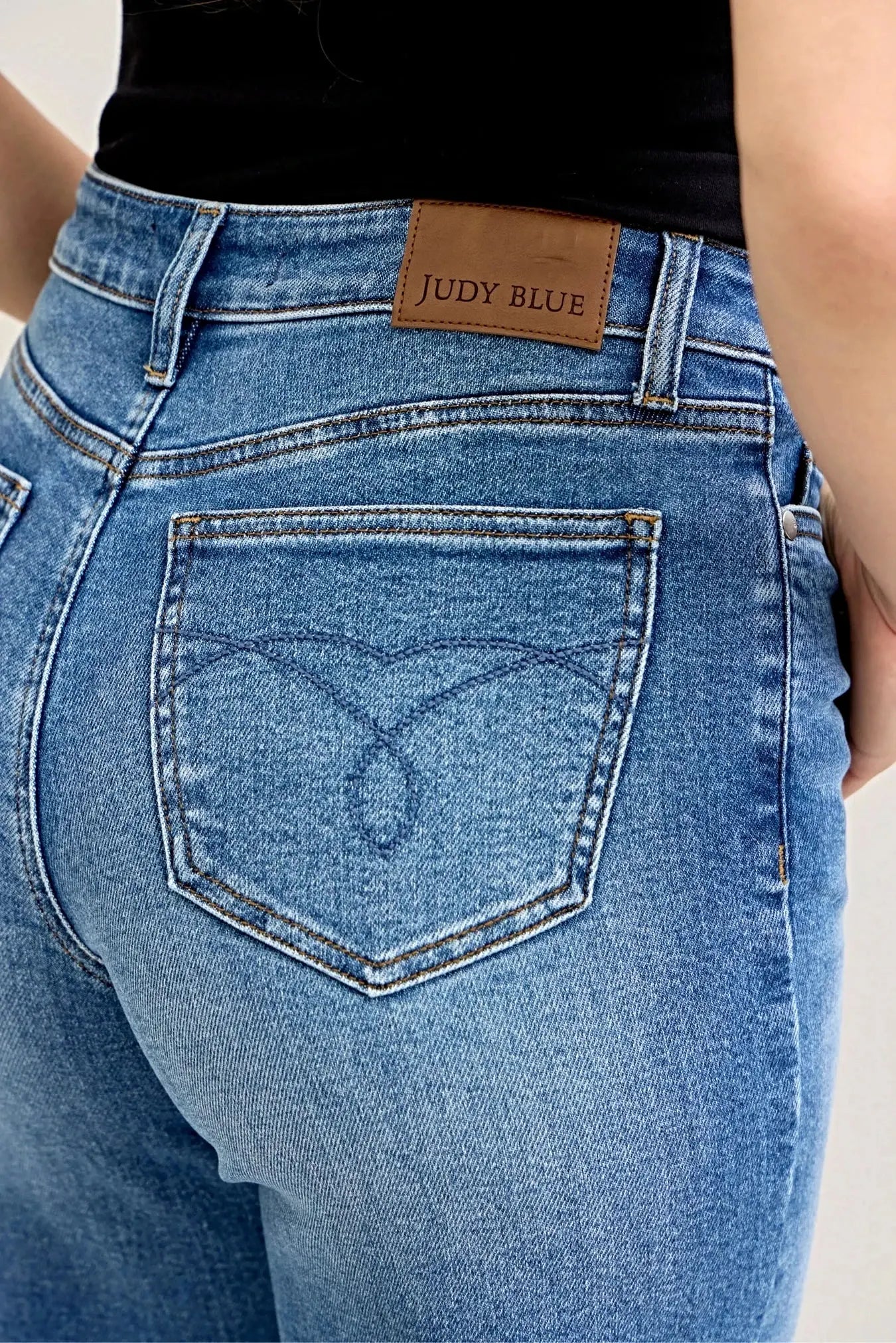 Judy Blue Mid Rise Crop Wide Leg Jeans -