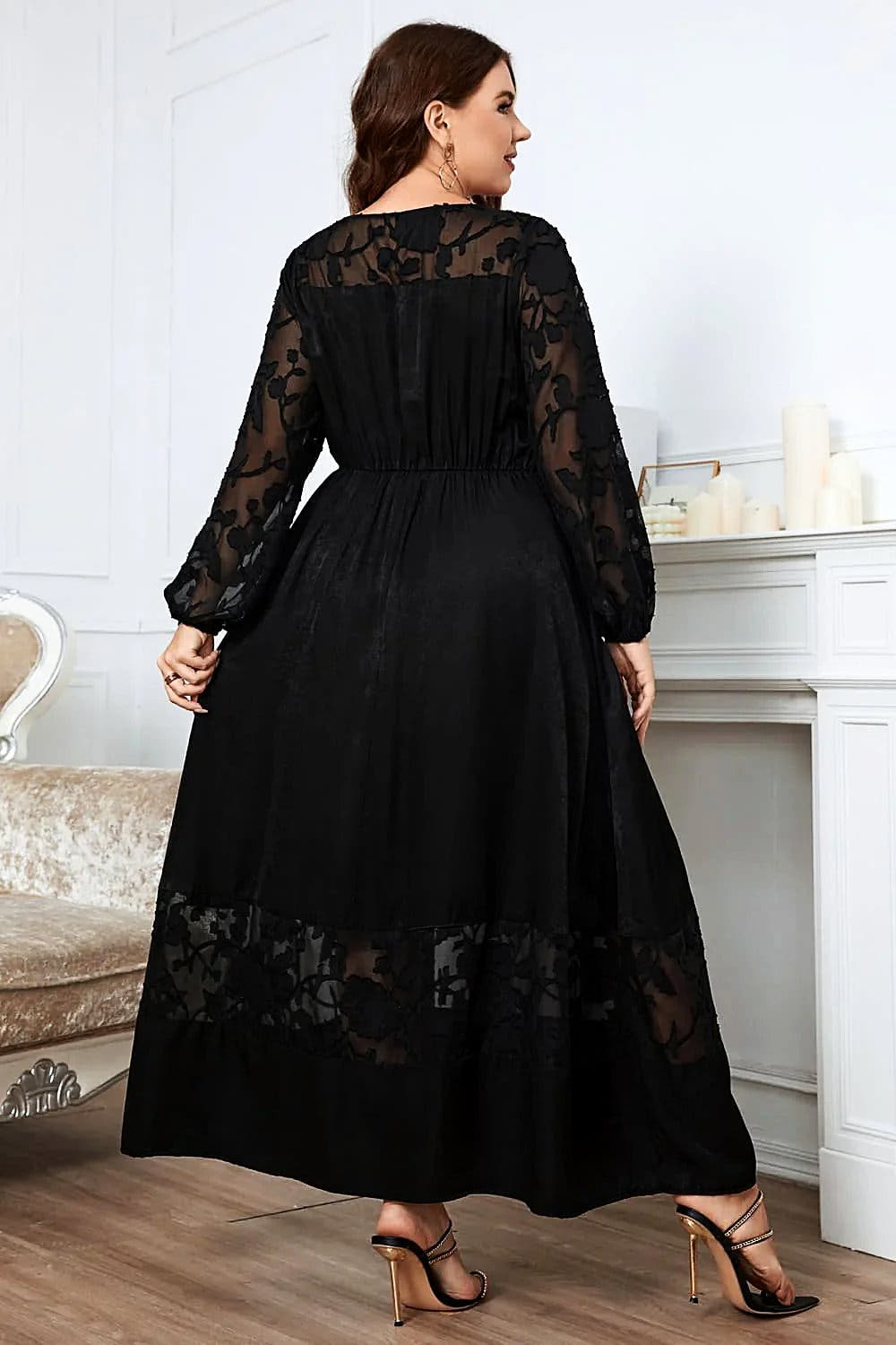 Honey Melo Plus Size Maxi Dress with Embroidery, Round Neck, Long Sleeve Casual Style Trendsi