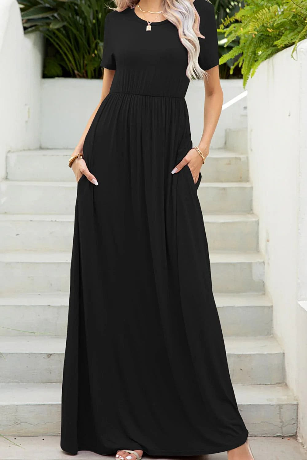Luxury Round Neck Maxi Dress with Pockets, Highly Stretchy Casual Dress in Solid Colors Trendsi