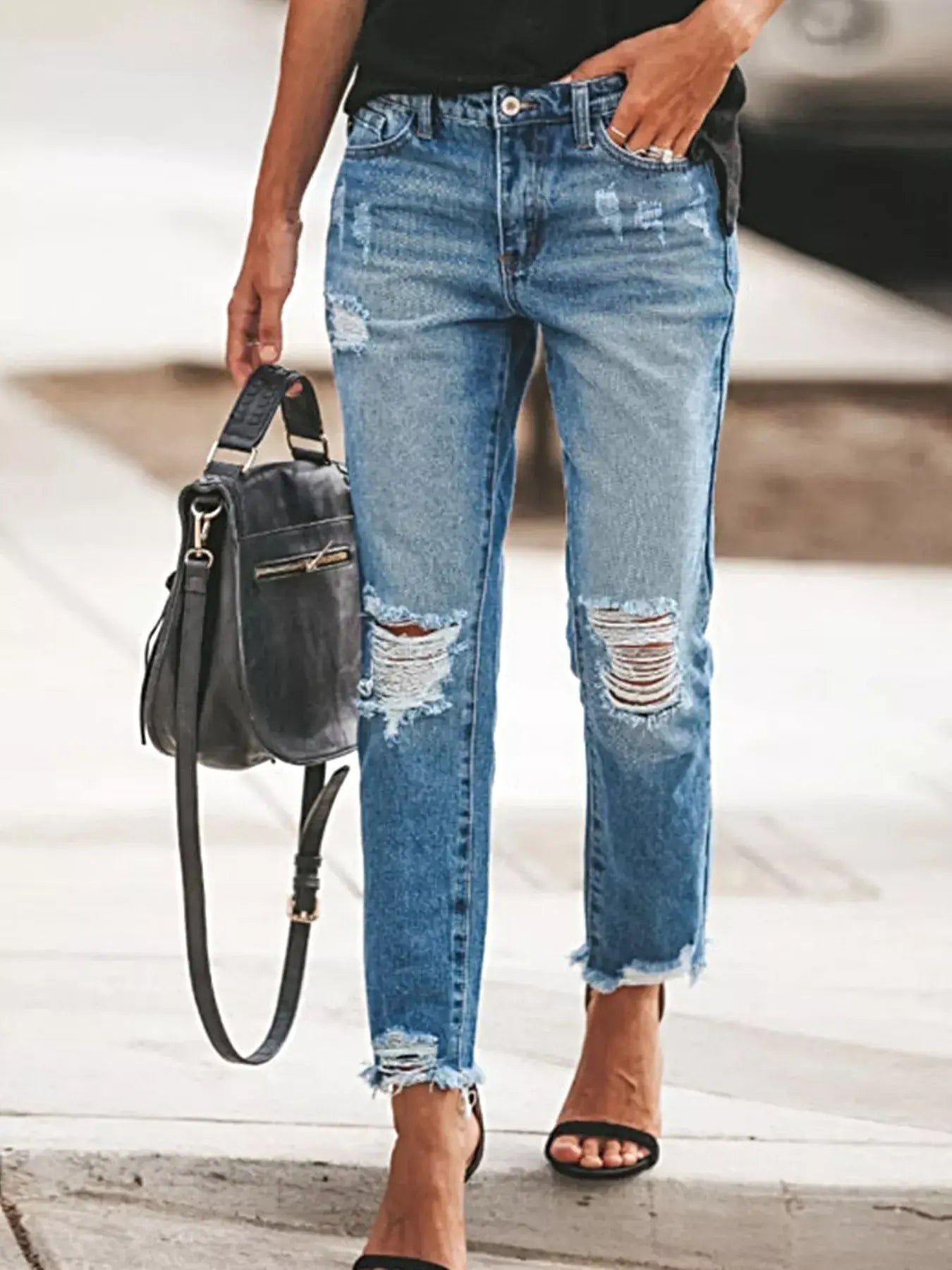 Distressed Wash Ankle Jeans -