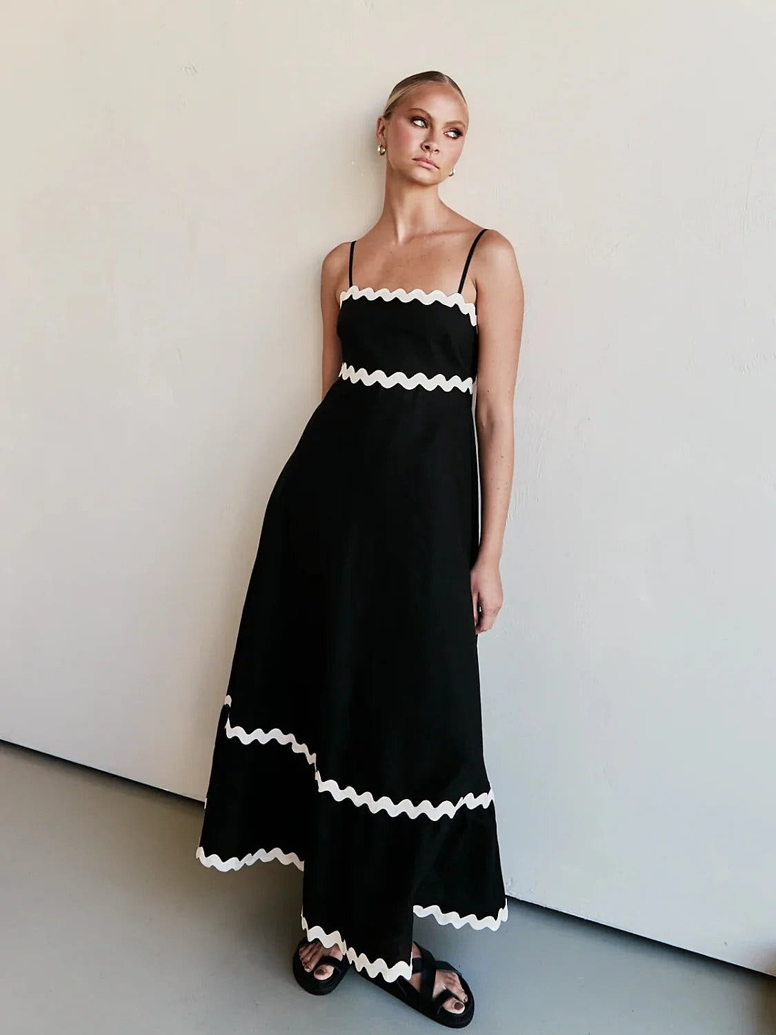 Elegant Spaghetti Strap Maxi Dress in Luxe Opaque Fabric – Perfect for Summer Events Trendsi