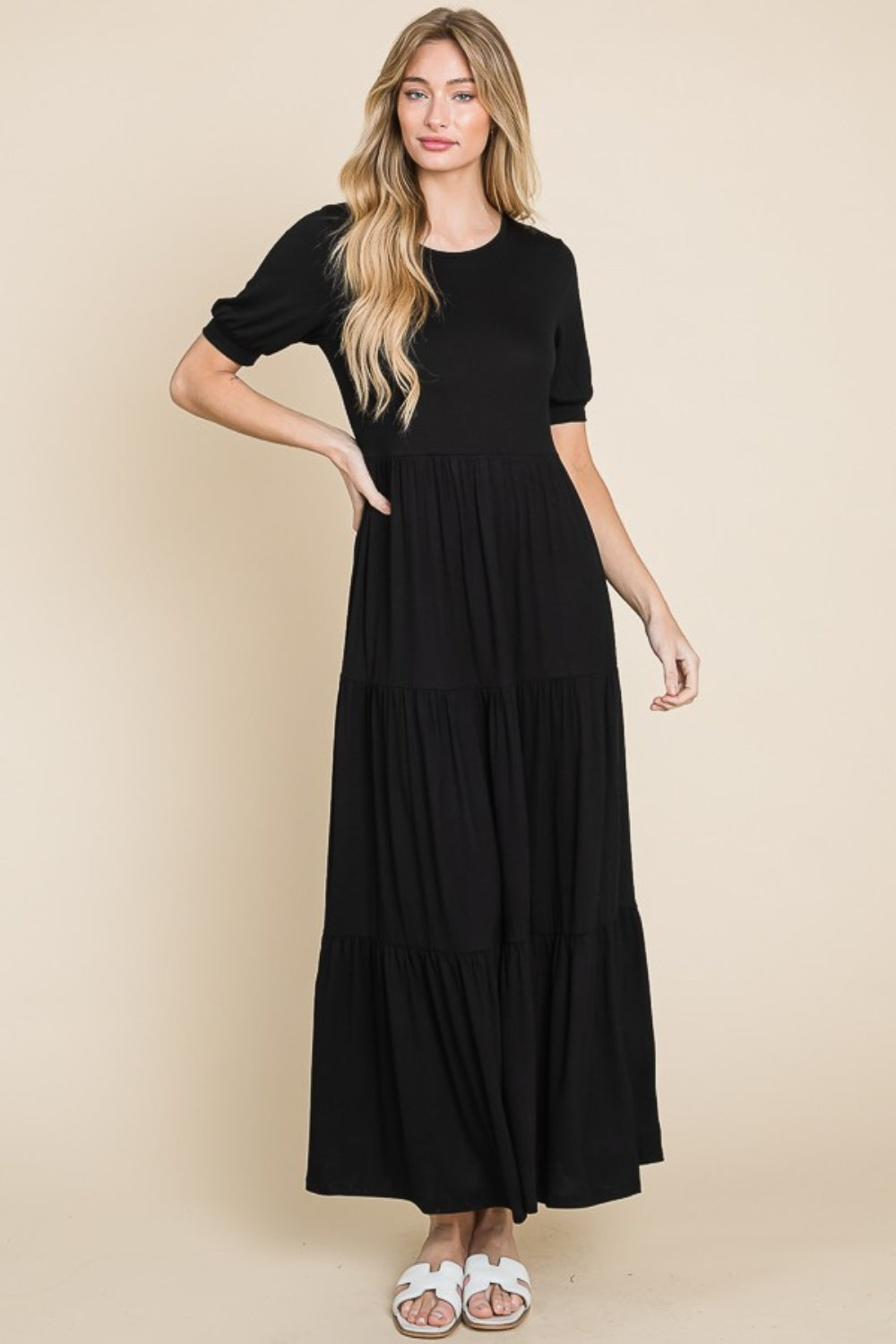 Vestido largo escalonado de manga corta BOMBOM Tendencias