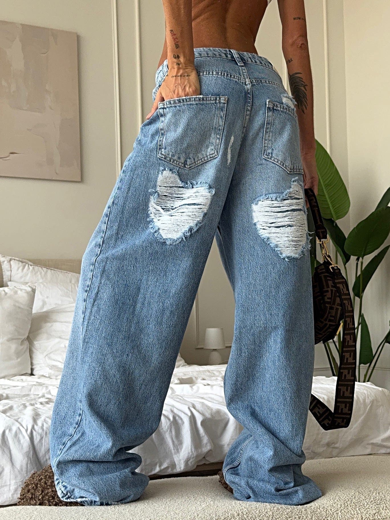 Wide Leg Washed Jeans -
