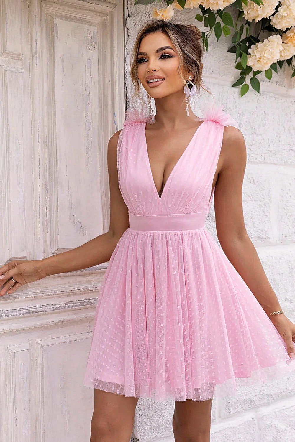 Elegant Open Back Sleeveless Mesh Dress with Lace Detail and Lined Body - 100% Polyester Trendsi