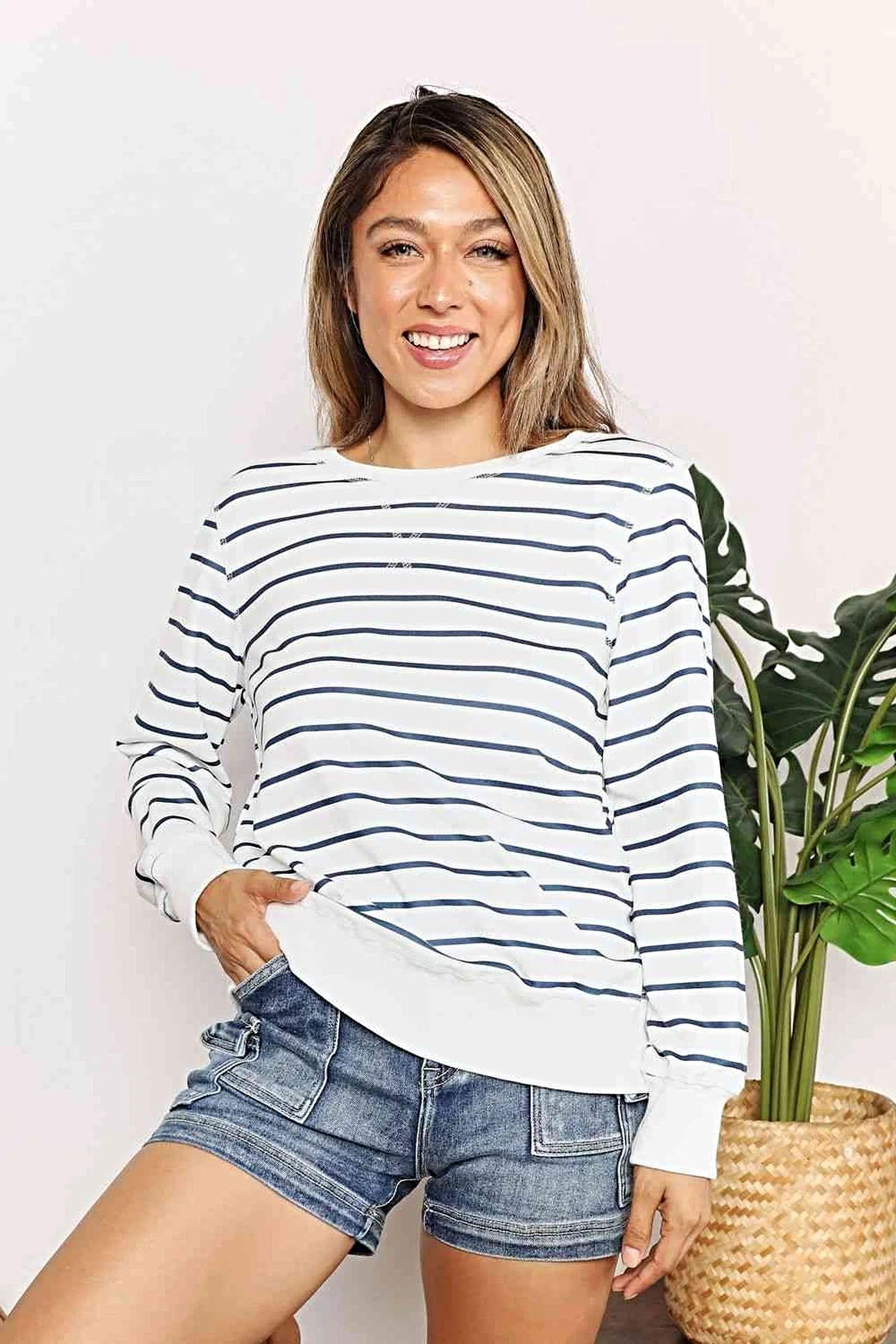 Luxurious Round Neck Striped Shirt - Chic Long Sleeve Top for Timeless Style Trendsi