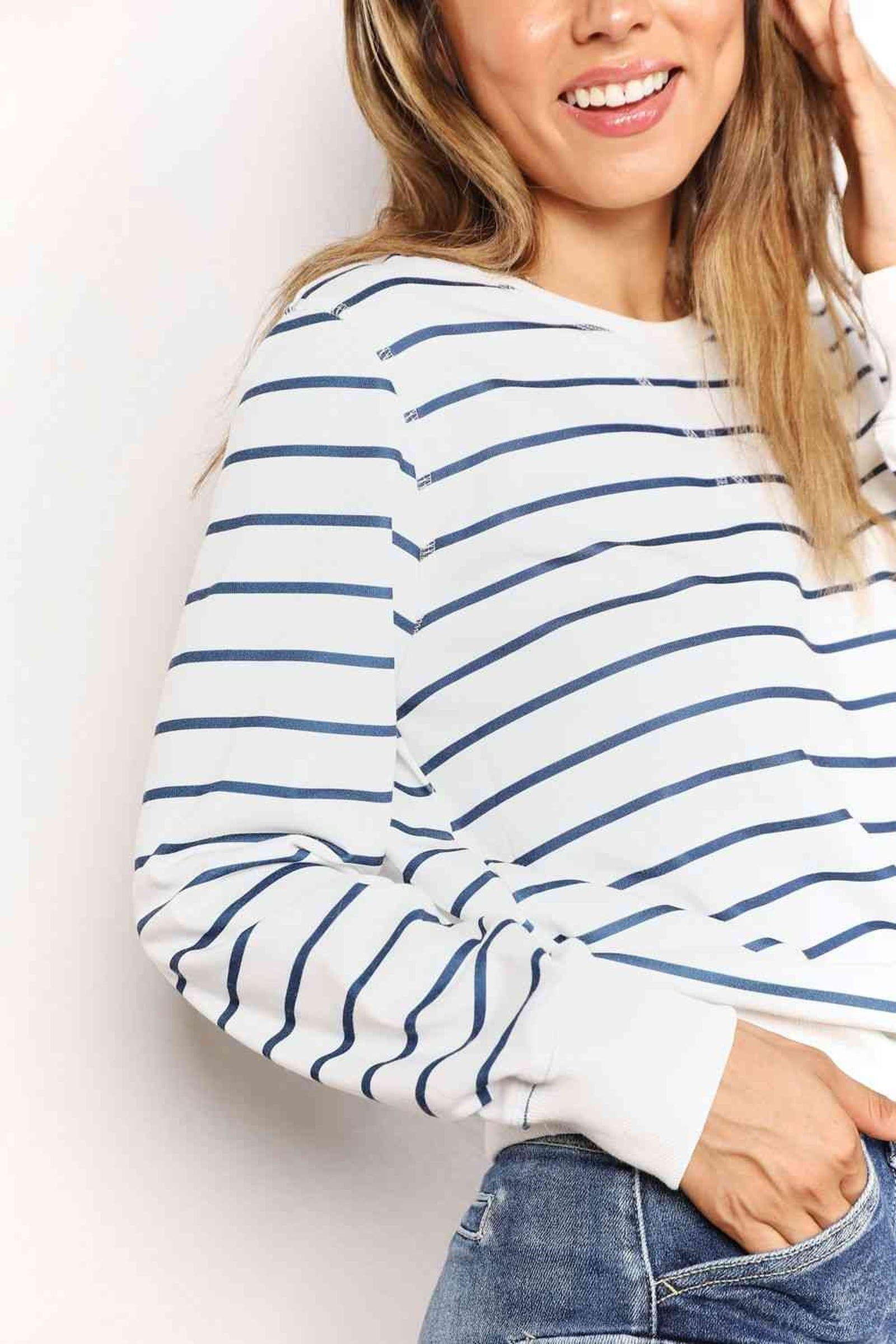 Luxurious Round Neck Striped Shirt - Chic Long Sleeve Top for Timeless Style Trendsi