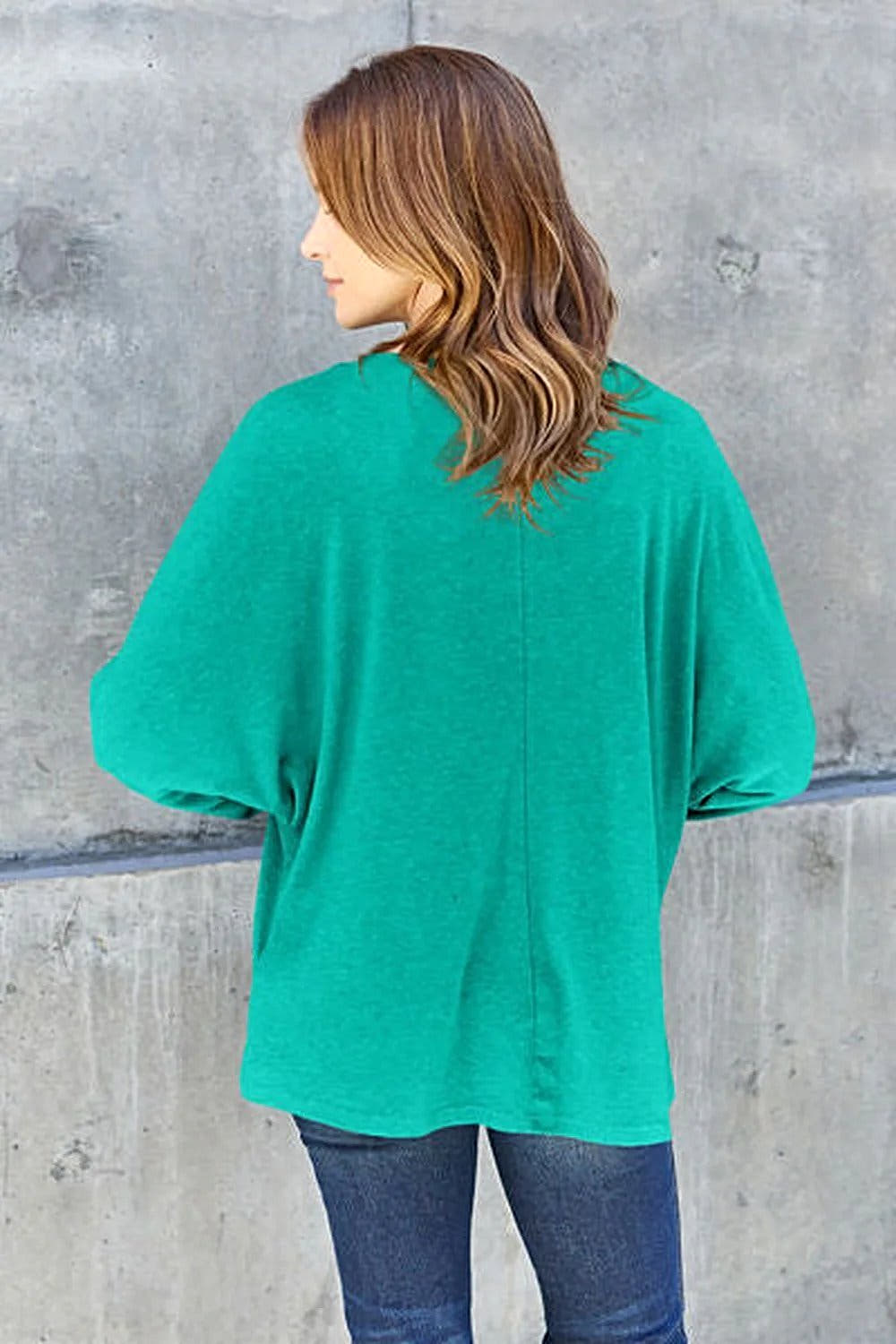 Elegant Basic Round Neck Shirt - Full Size Long Sleeve T-Shirt for Effortless Style Trendsi