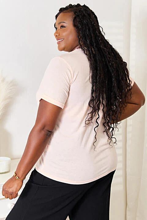 Mama Heart Graphic Tee - Stylishly Celebrate Motherhood with Opaque, Slightly Stretchy Material Trendsi