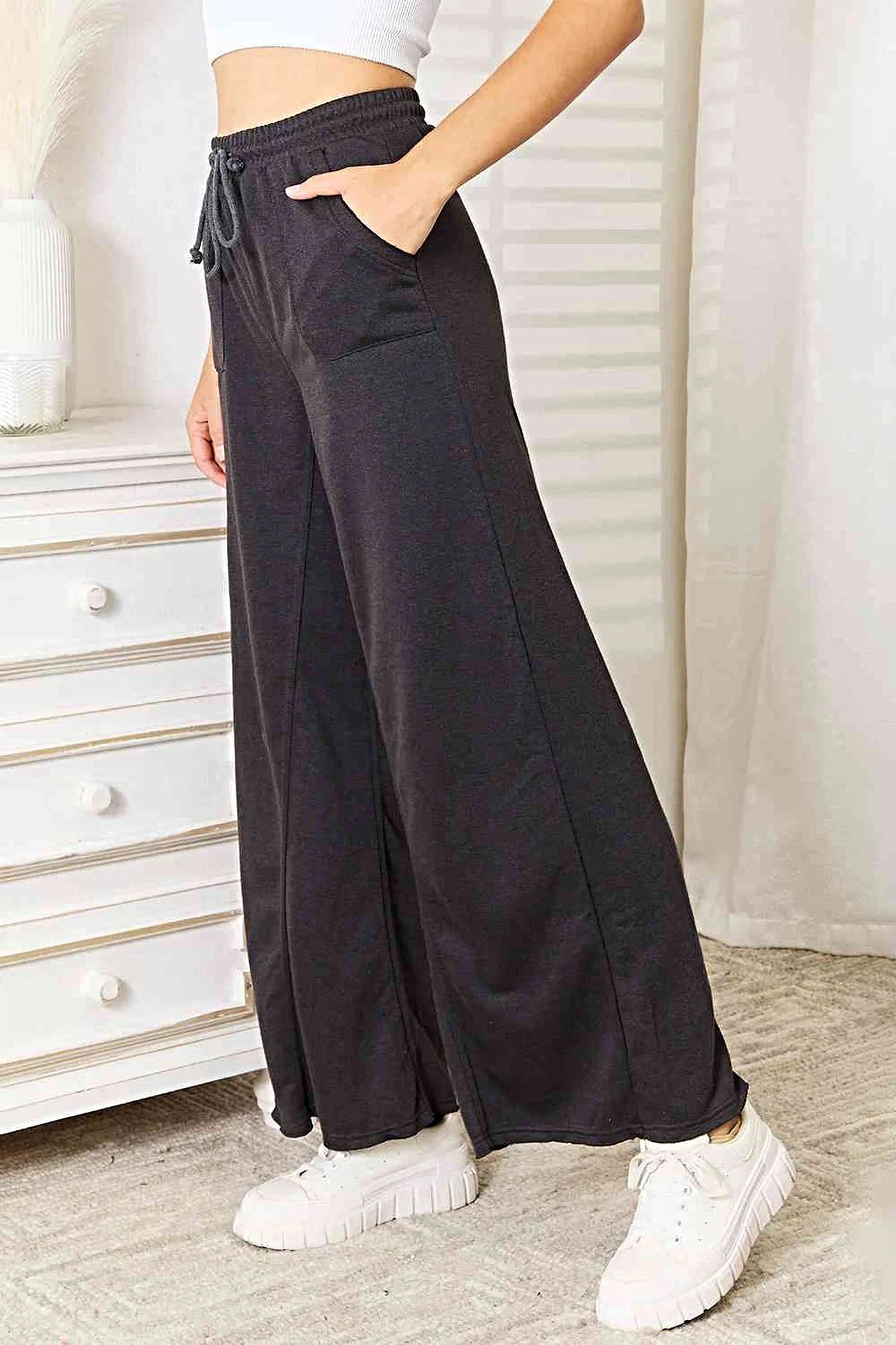Chic Wide Leg Pocketed Pants for Effortless Elegance - Opaque Fabric & Versatile Style Trendsi