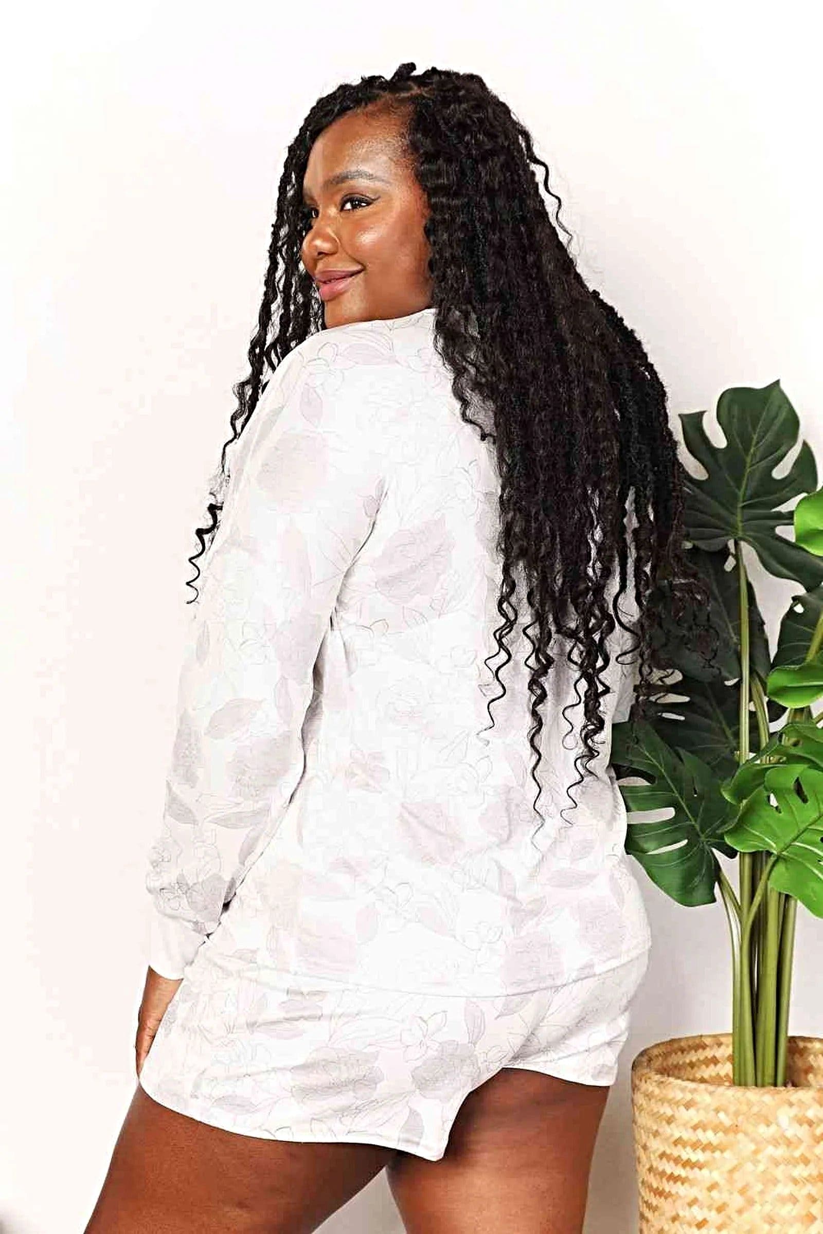 Floral Loungewear Set - Chic 2-Piece Long Sleeve Top & Shorts - Plus Sizes Available Trendsi