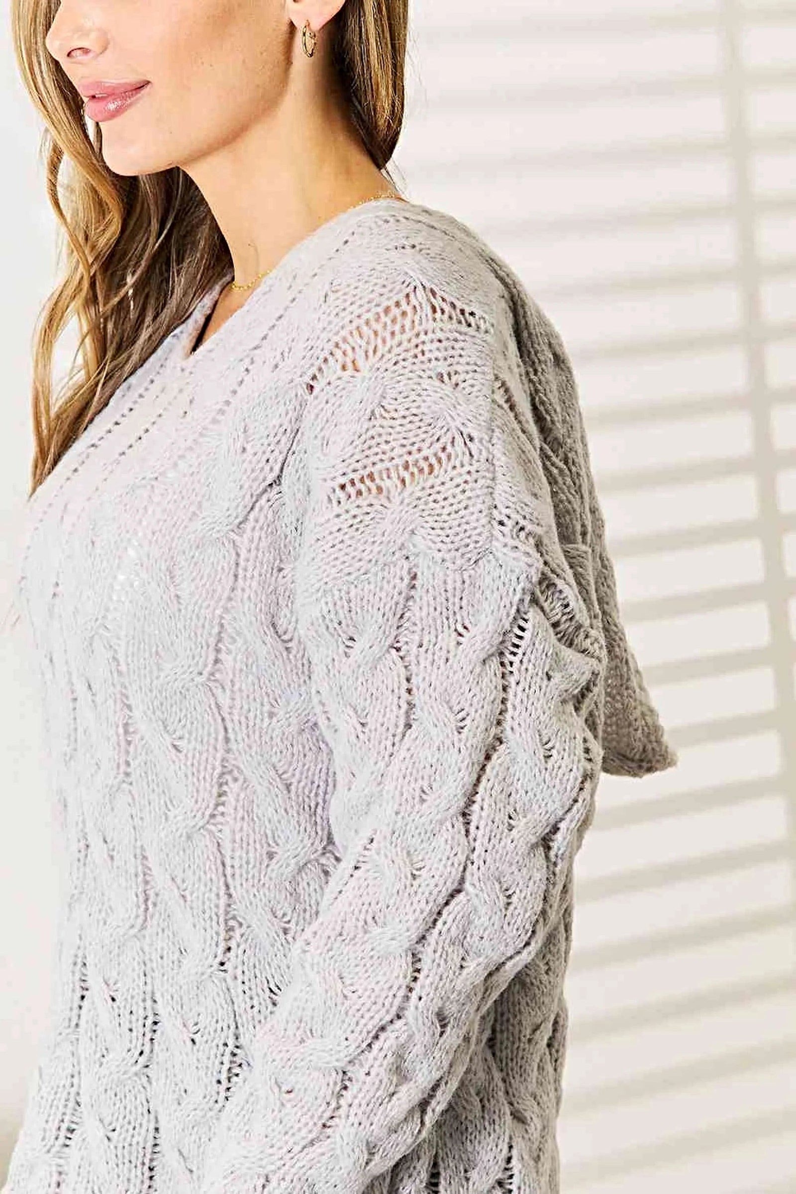 Luxurious Cable Knit Hooded Sweater with Classic Design - Perfect for Chilly Days Trendsi