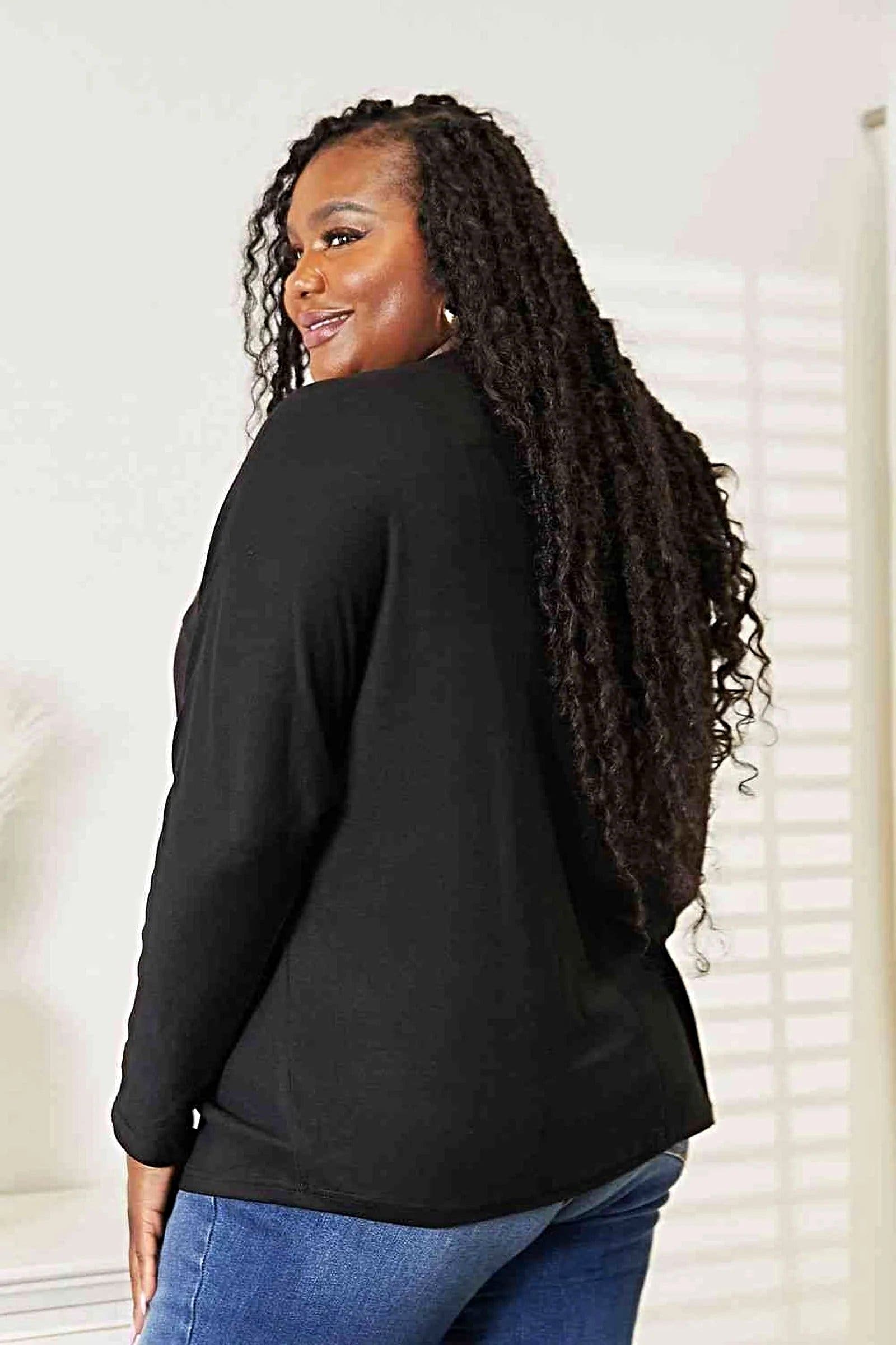 Sophisticated Round Neck Long Sleeve Shirt with Seam Detail – Versatile Basic Top Trendsi