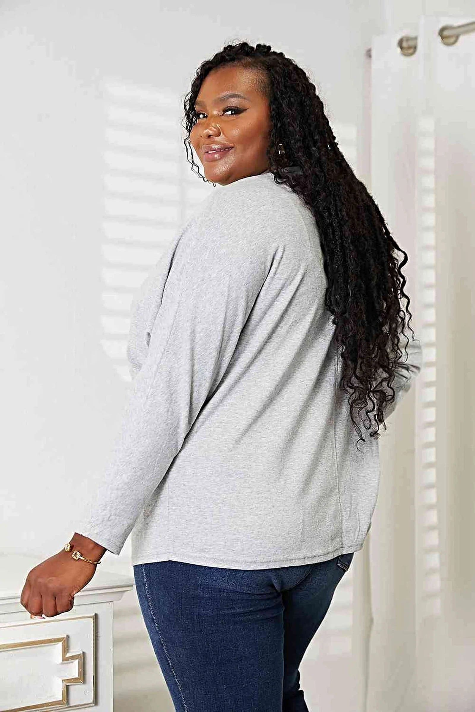 Sophisticated Round Neck Long Sleeve Shirt with Seam Detail – Versatile Basic Top Trendsi