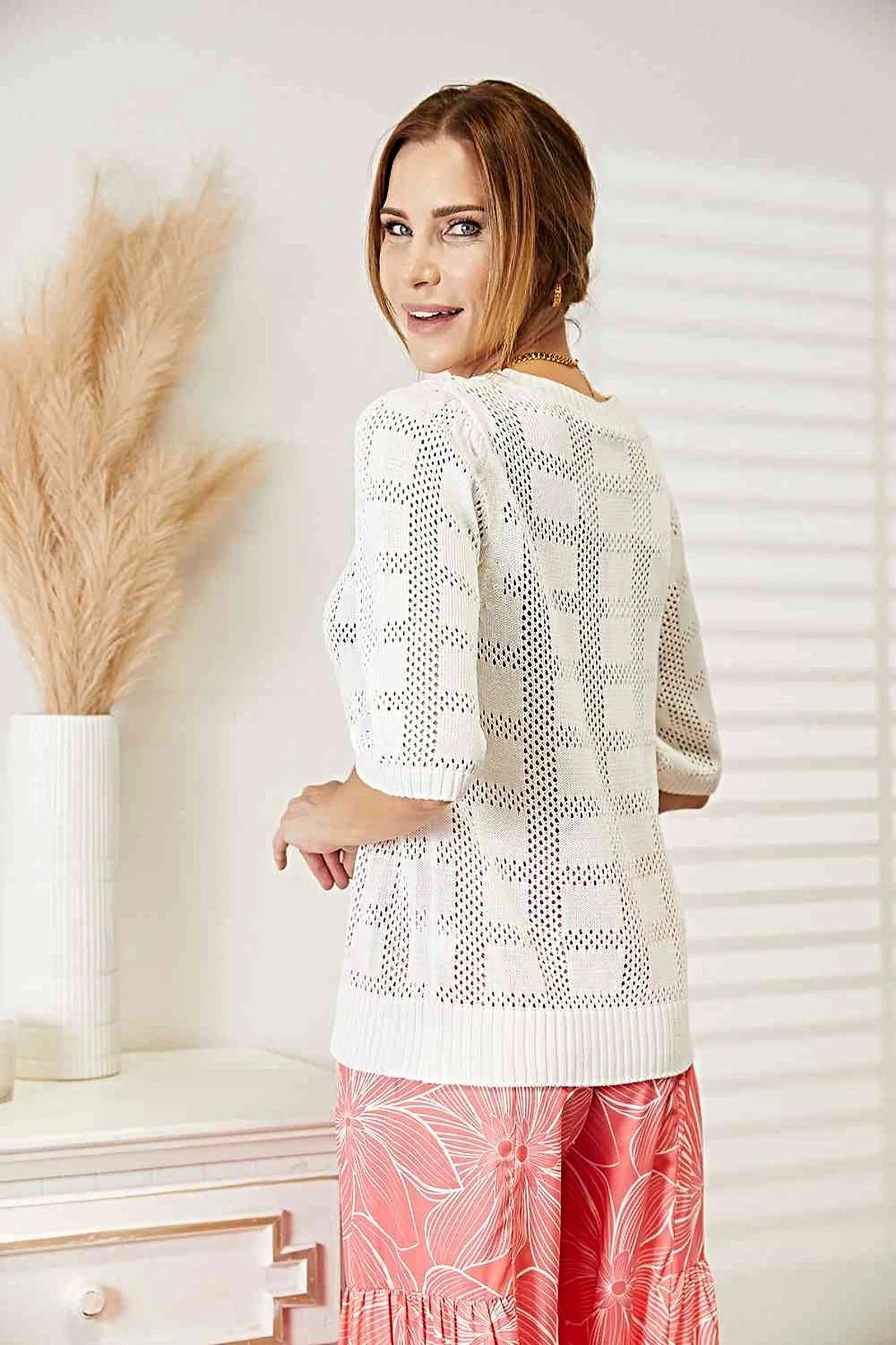 Chic Ribbed Knit Top with Round Neckline and Half Sleeves for Effortless Style Trendsi