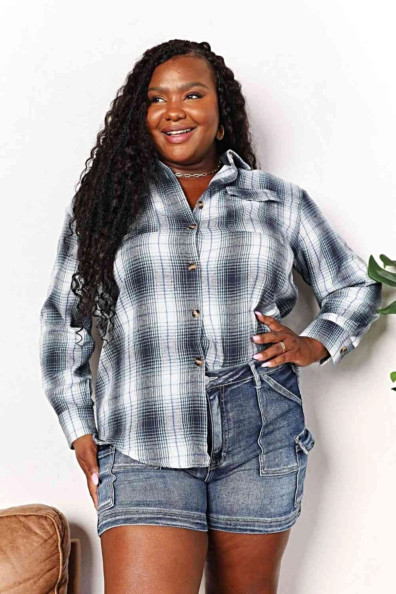 Chic 100% Polyester Plaid Dropped Shoulder Shirt with Collared Neckline and Relaxed Fit Trendsi