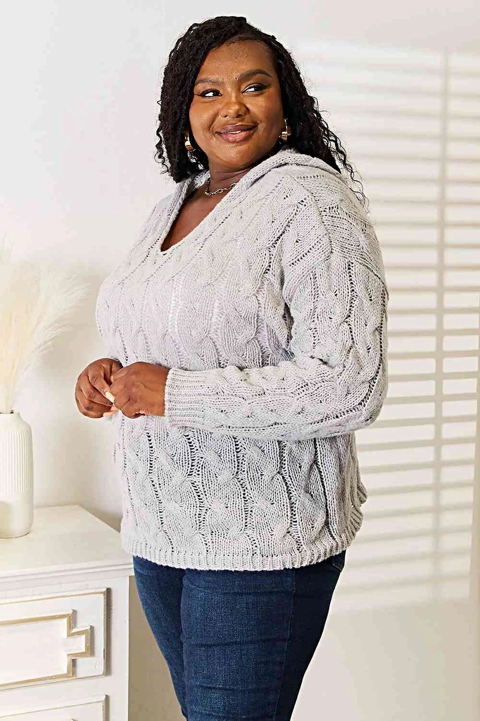 Luxurious Cable Knit Hooded Sweater with Classic Design - Perfect for Chilly Days Trendsi