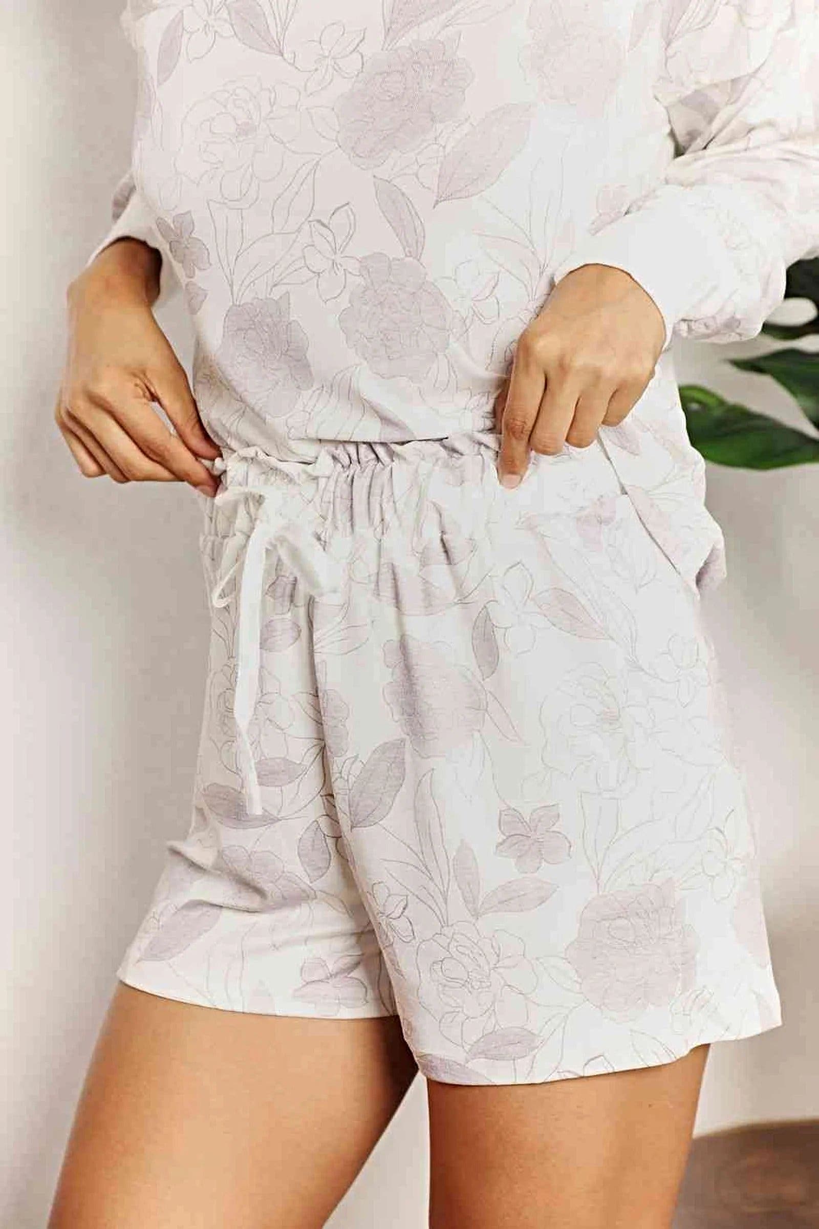 Floral Loungewear Set - Chic 2-Piece Long Sleeve Top & Shorts - Plus Sizes Available Trendsi
