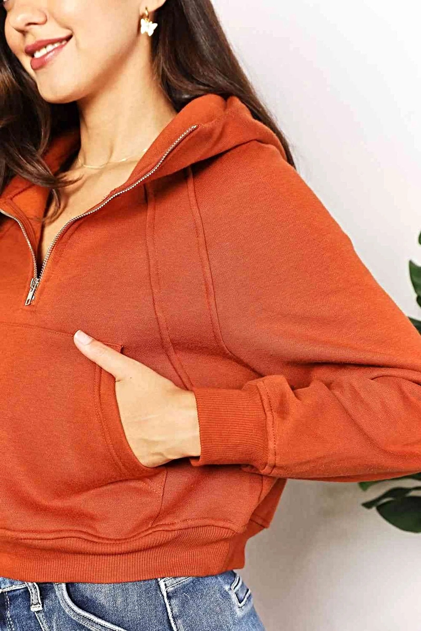 Chic Solid Half-Zip Hoodie with Long Raglan Sleeves and Cropped Design Trendsi