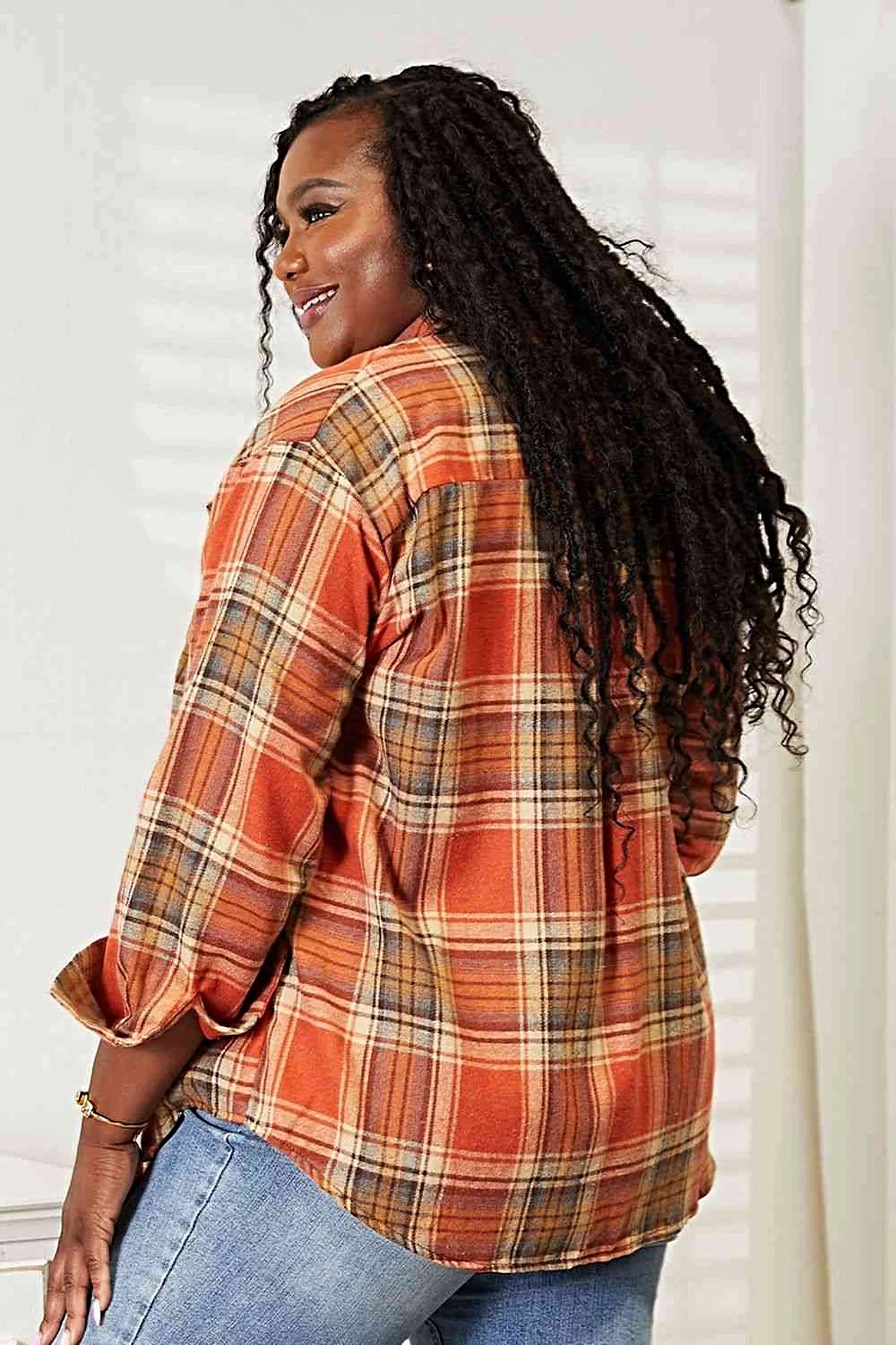 Chic 100% Polyester Plaid Dropped Shoulder Shirt with Collared Neckline and Relaxed Fit Trendsi