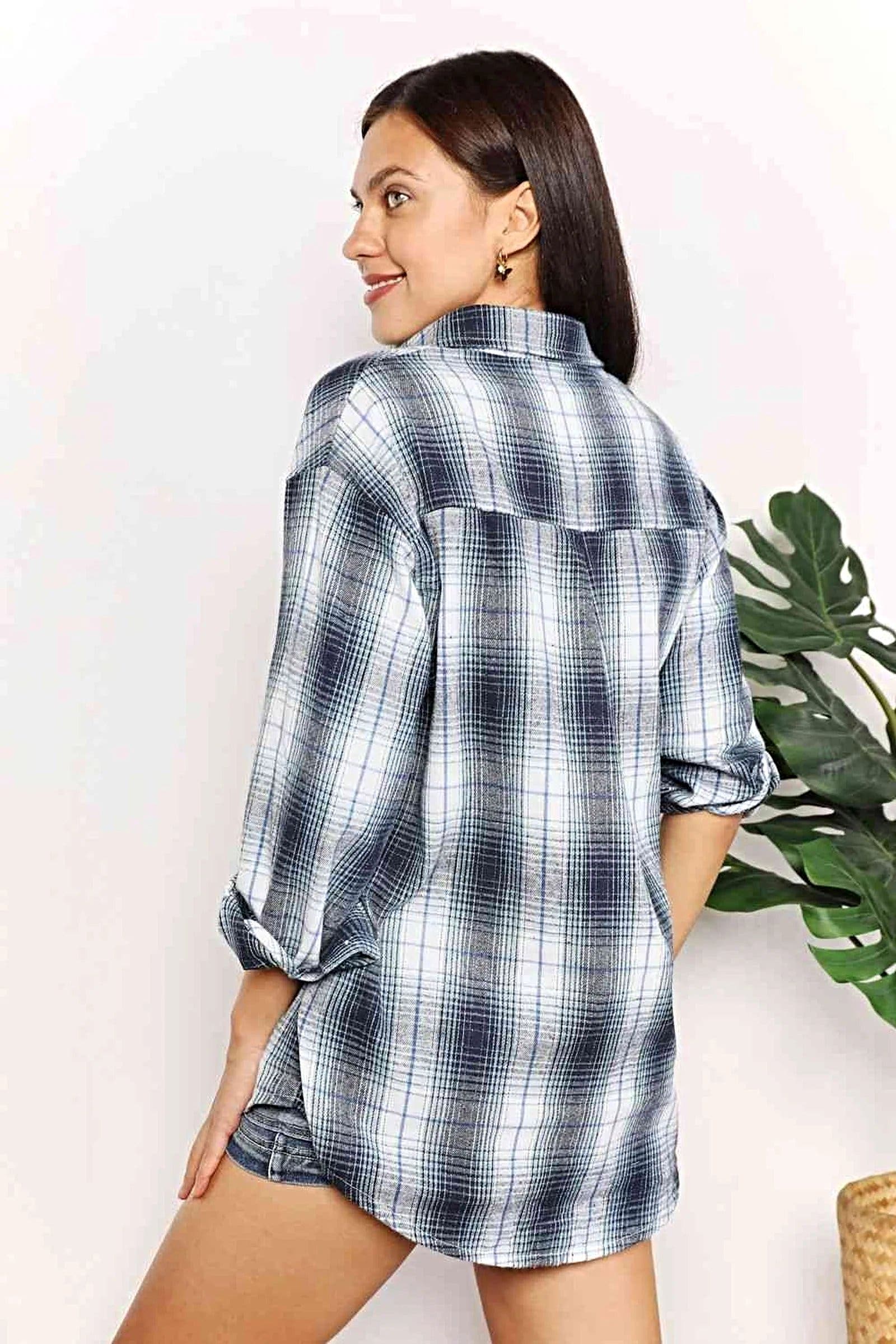 Chic 100% Polyester Plaid Dropped Shoulder Shirt with Collared Neckline and Relaxed Fit Trendsi