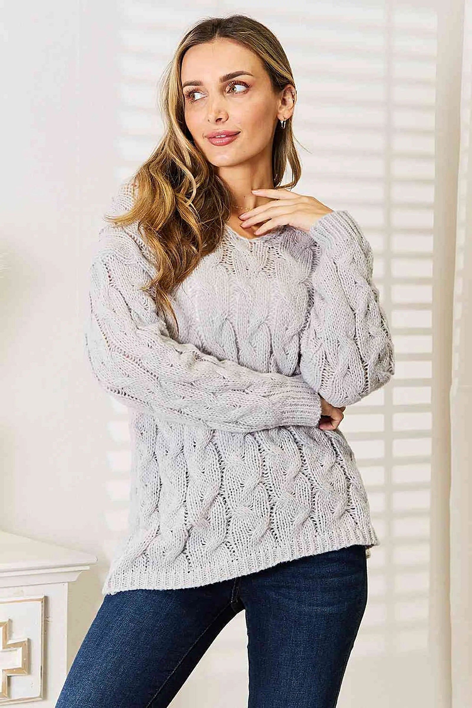 Luxurious Cable Knit Hooded Sweater with Classic Design - Perfect for Chilly Days Trendsi