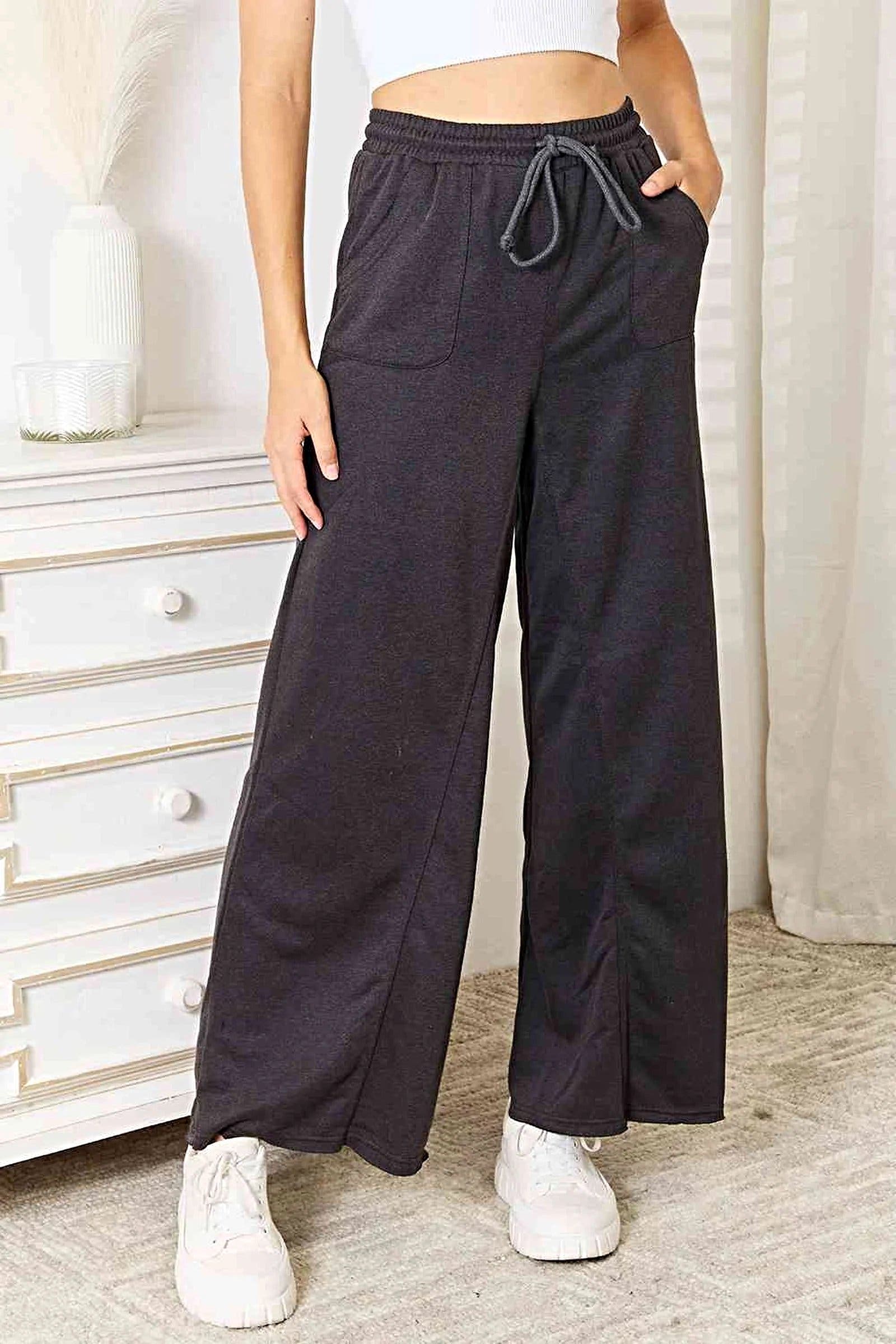 Chic Wide Leg Pocketed Pants for Effortless Elegance - Opaque Fabric & Versatile Style Trendsi