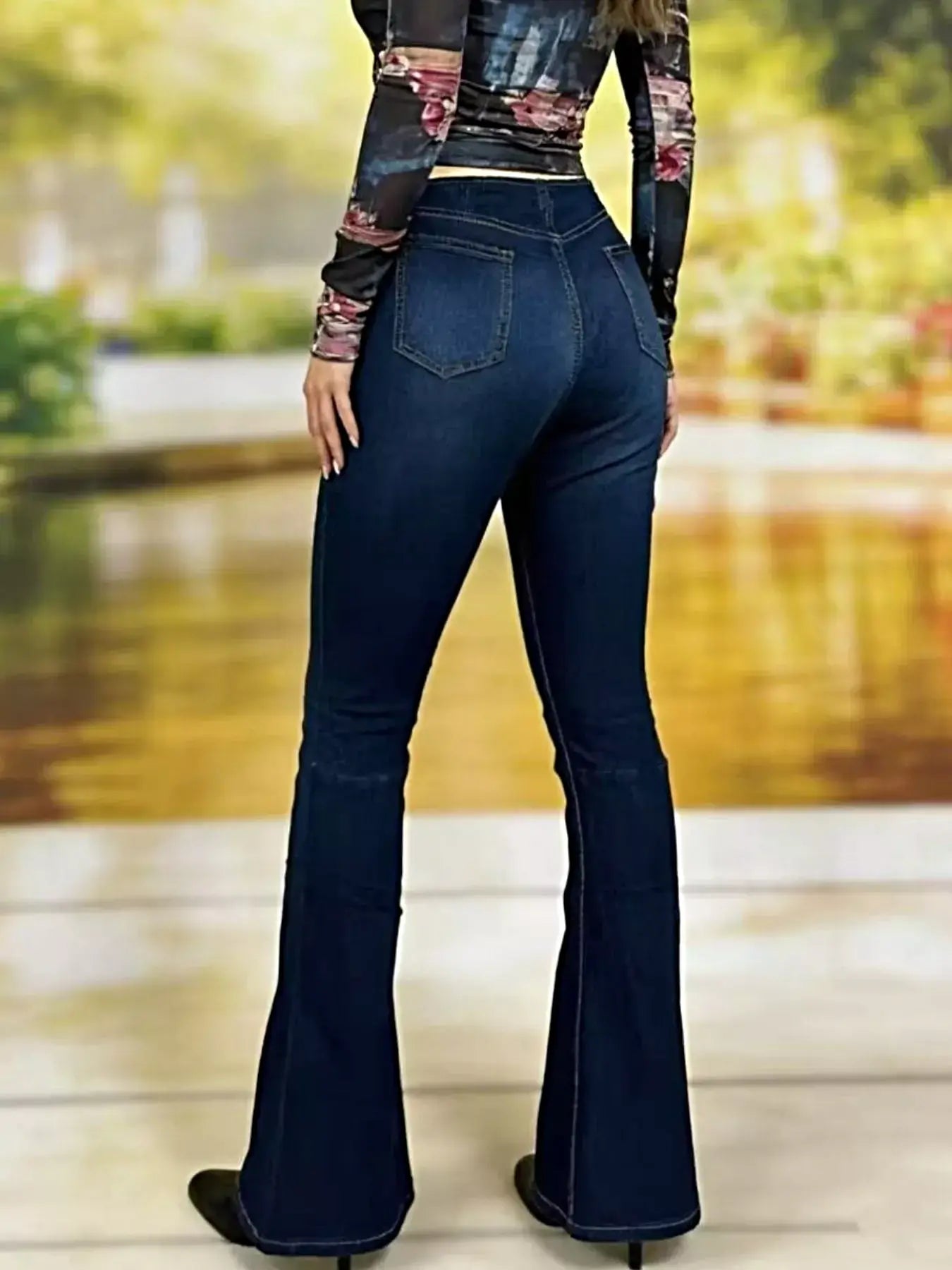 High-Waisted Flare Jeans -