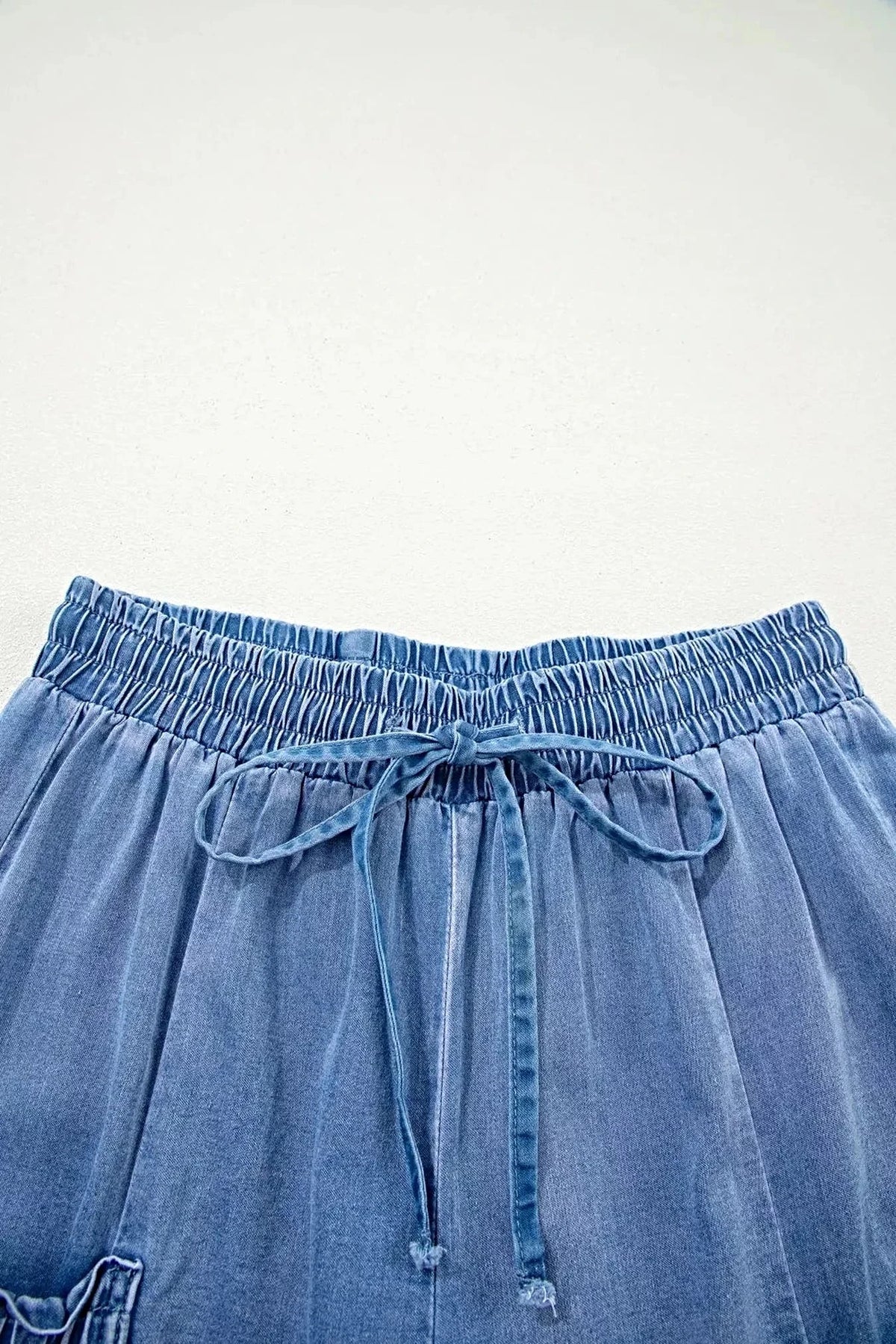 Drawstring Elastic Waist Pocketed Loose Jeans -