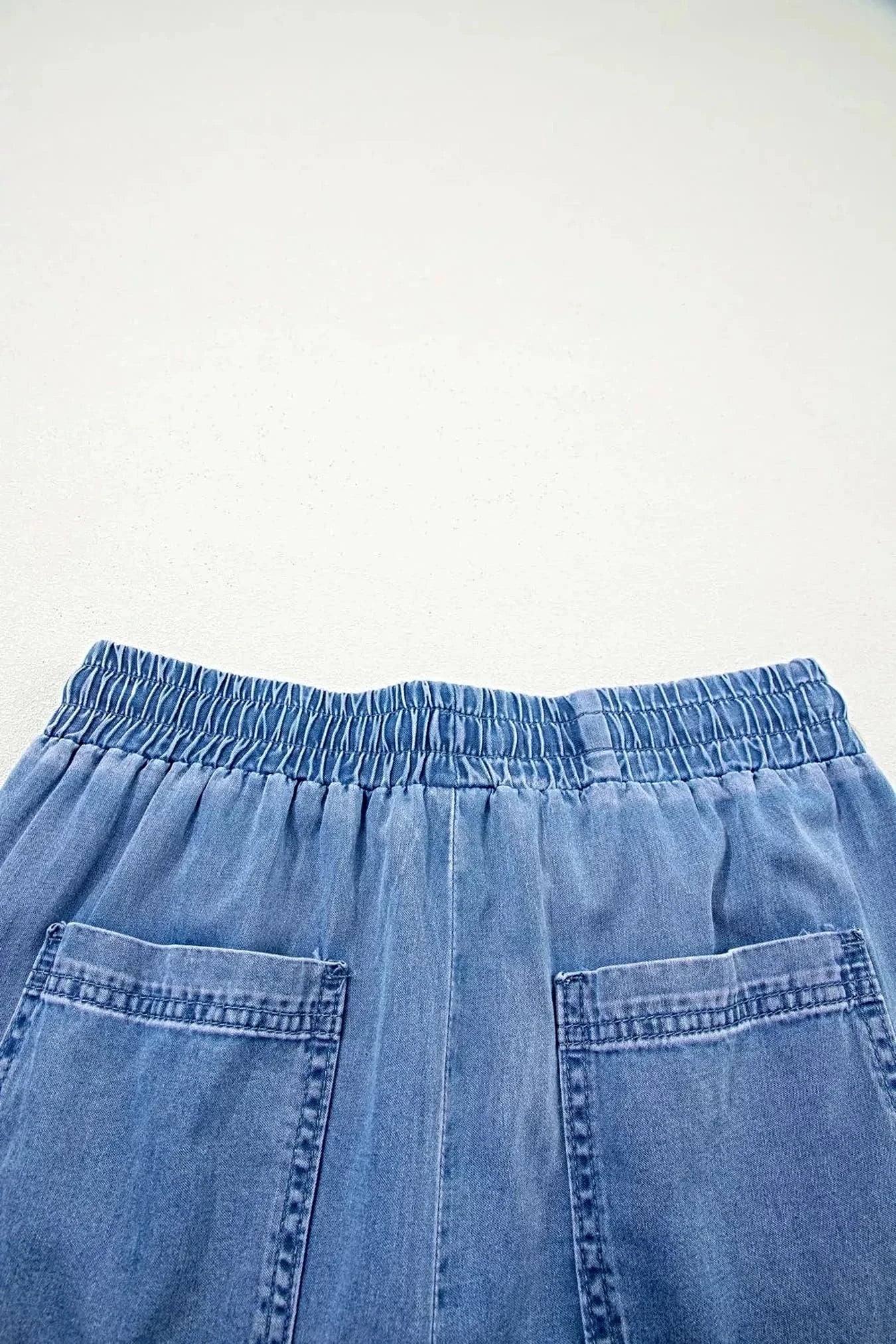 Drawstring Elastic Waist Pocketed Loose Jeans -