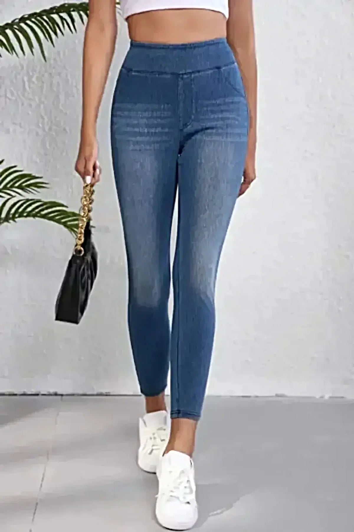 High-Waisted Skinny Jeans -