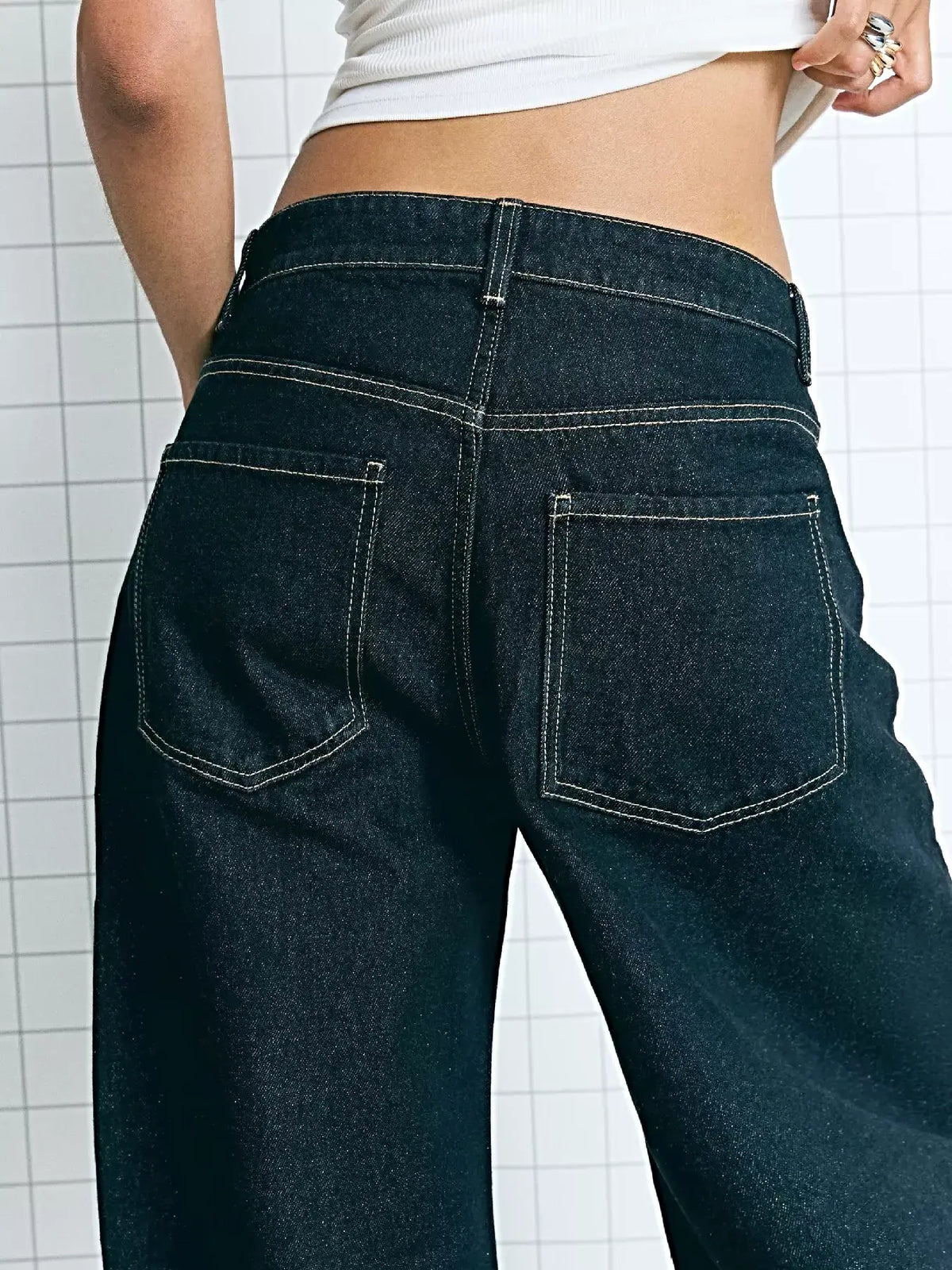 Wide Leg Washed Jeans -
