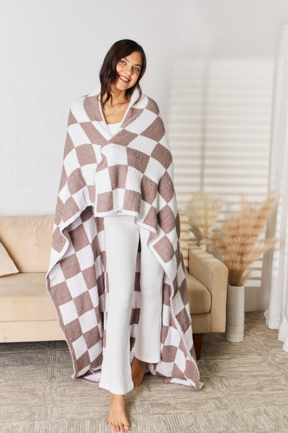 Cuddley Checkered Decorative Throw Blanket