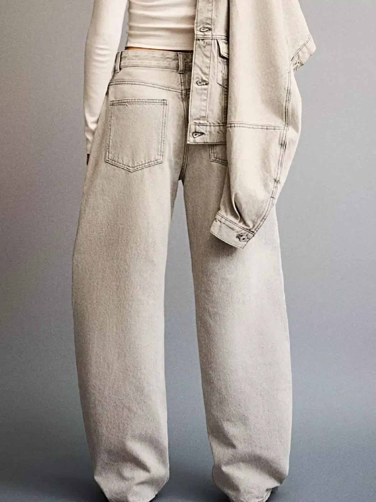 Wide Leg Washed Jeans -