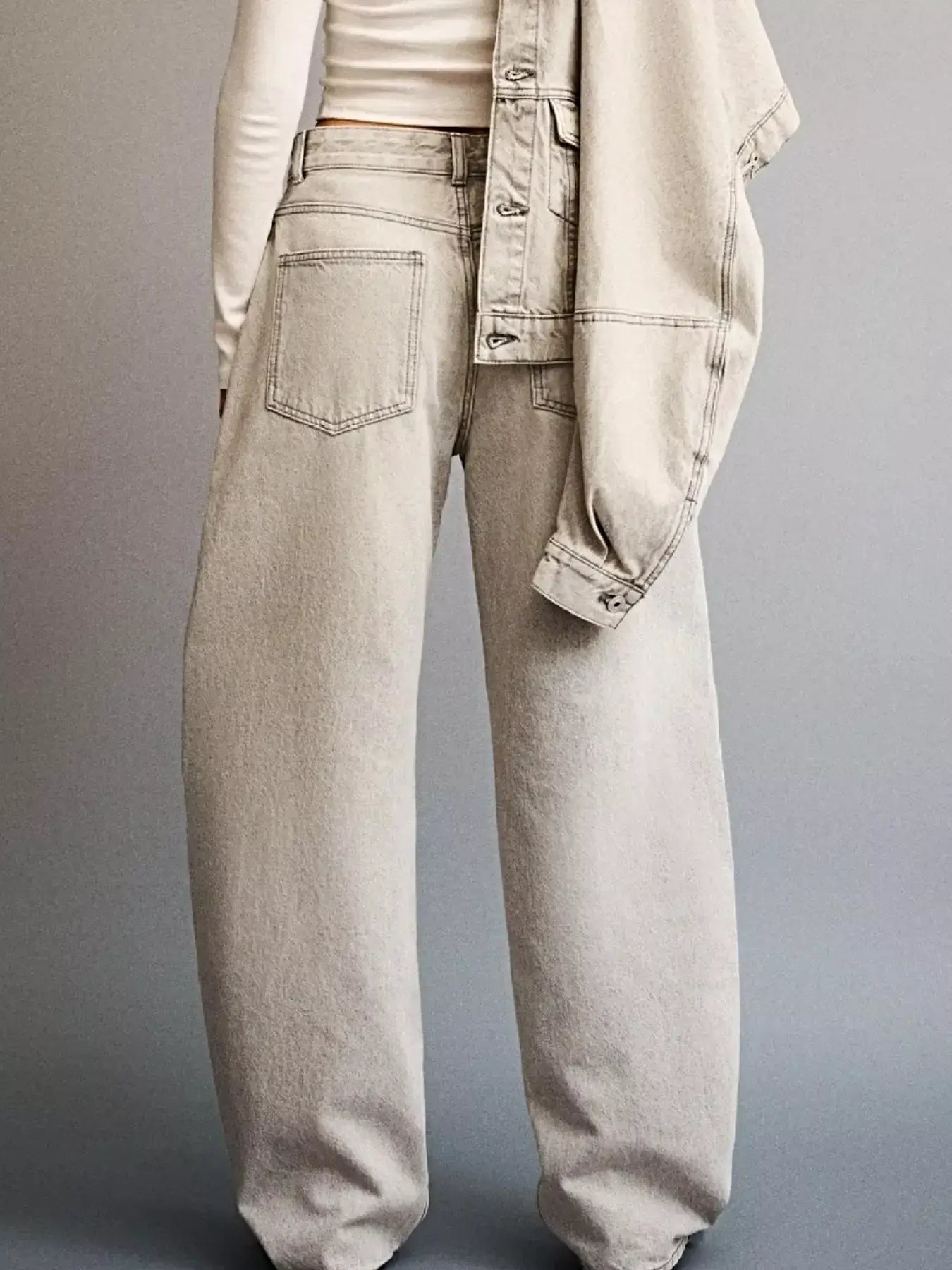Wide Leg Washed Jeans -